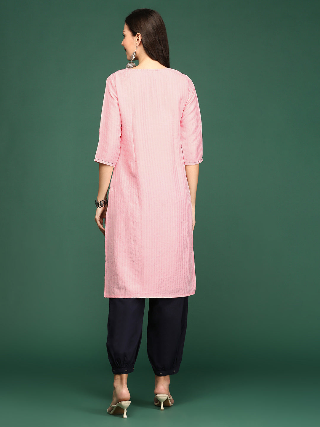 Women Pink Geometrical Straight Kurta