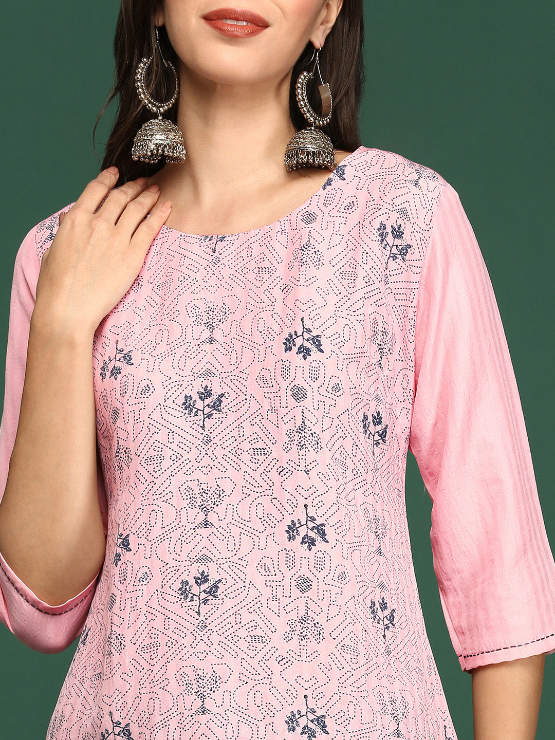 Women Pink Geometrical Straight Kurta