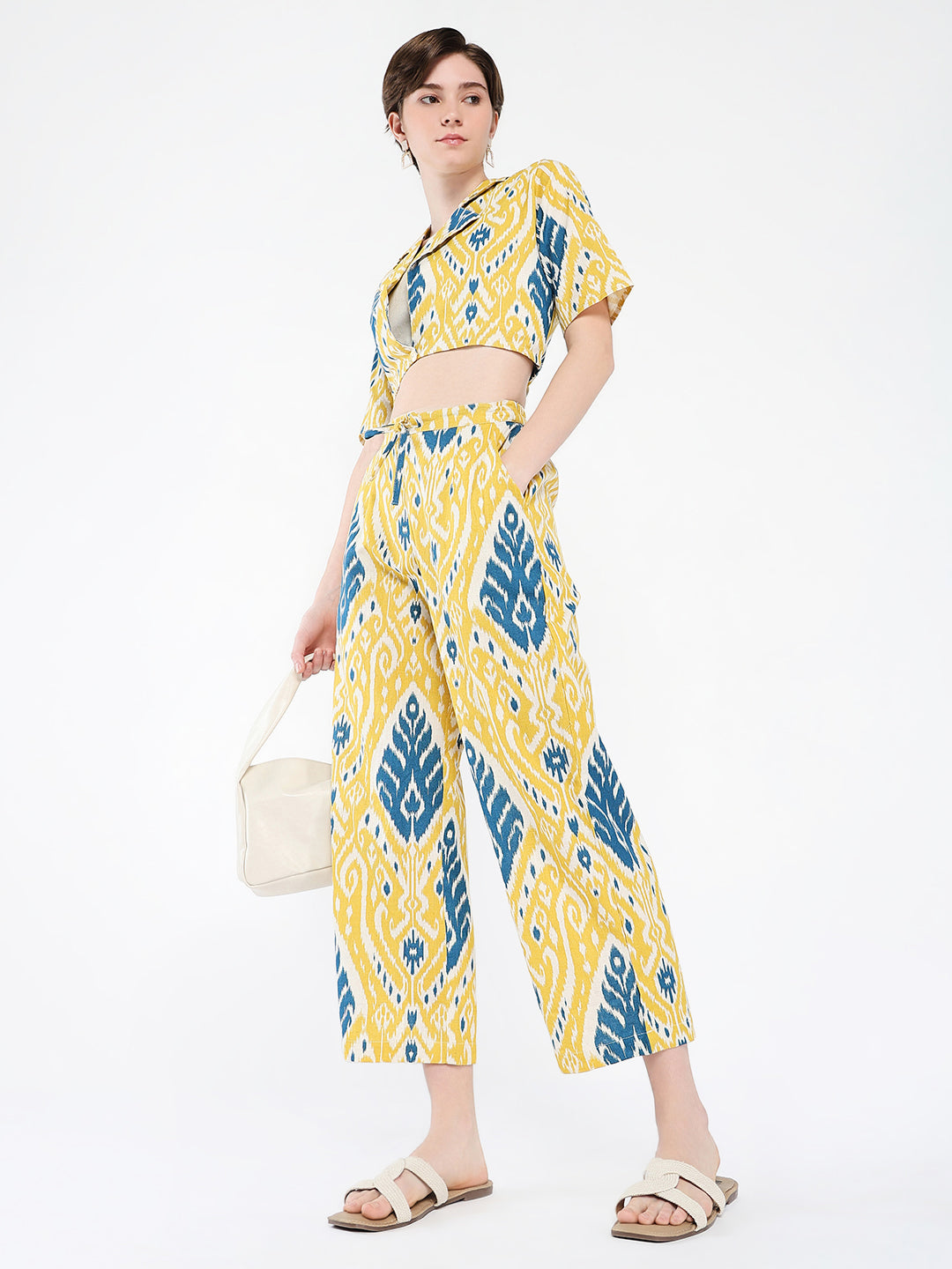 Women Yellow Printed Co Ords Set with Inner Top