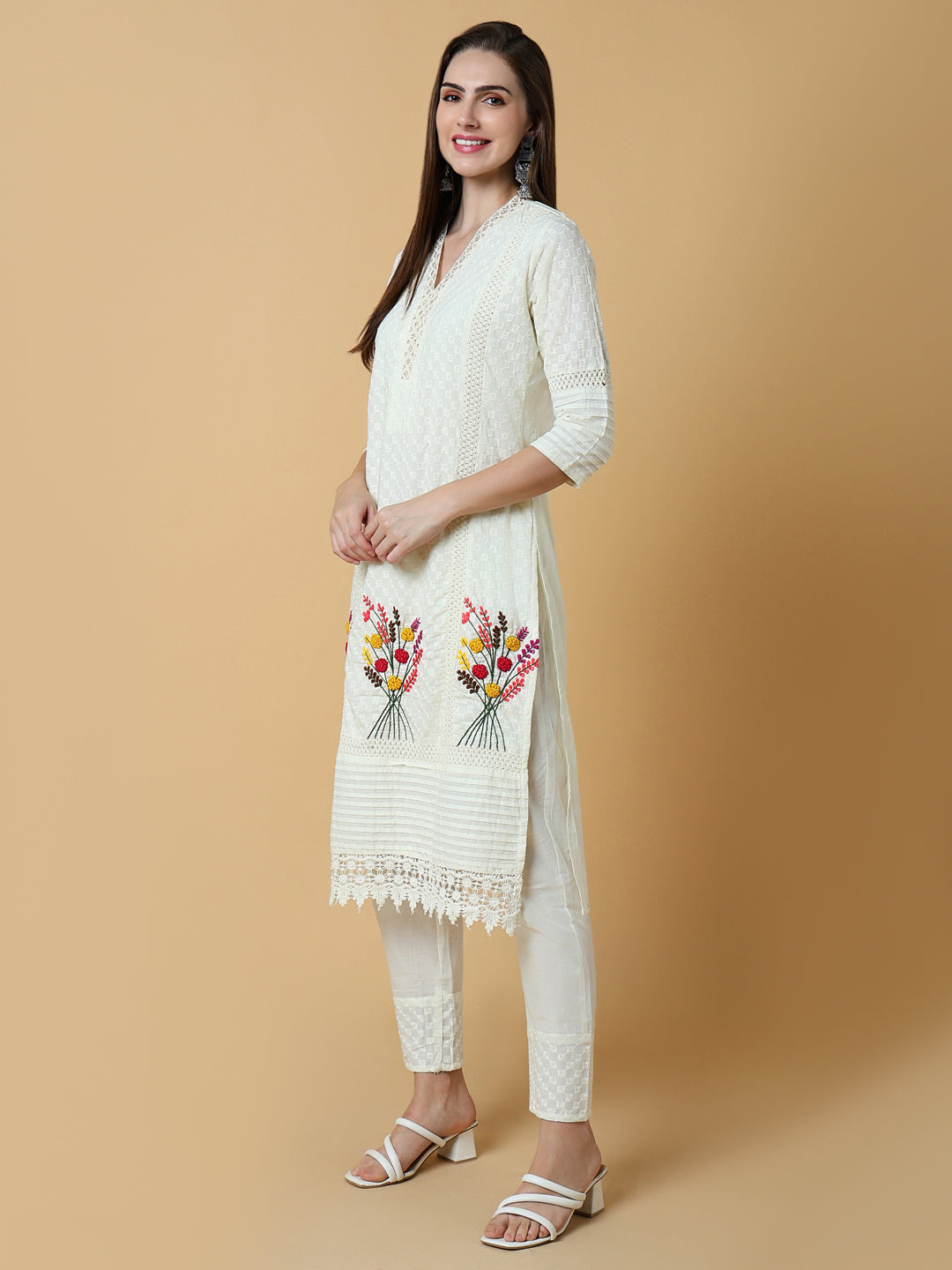 Women Solid Off White Straight Kurta Set with Dupatta