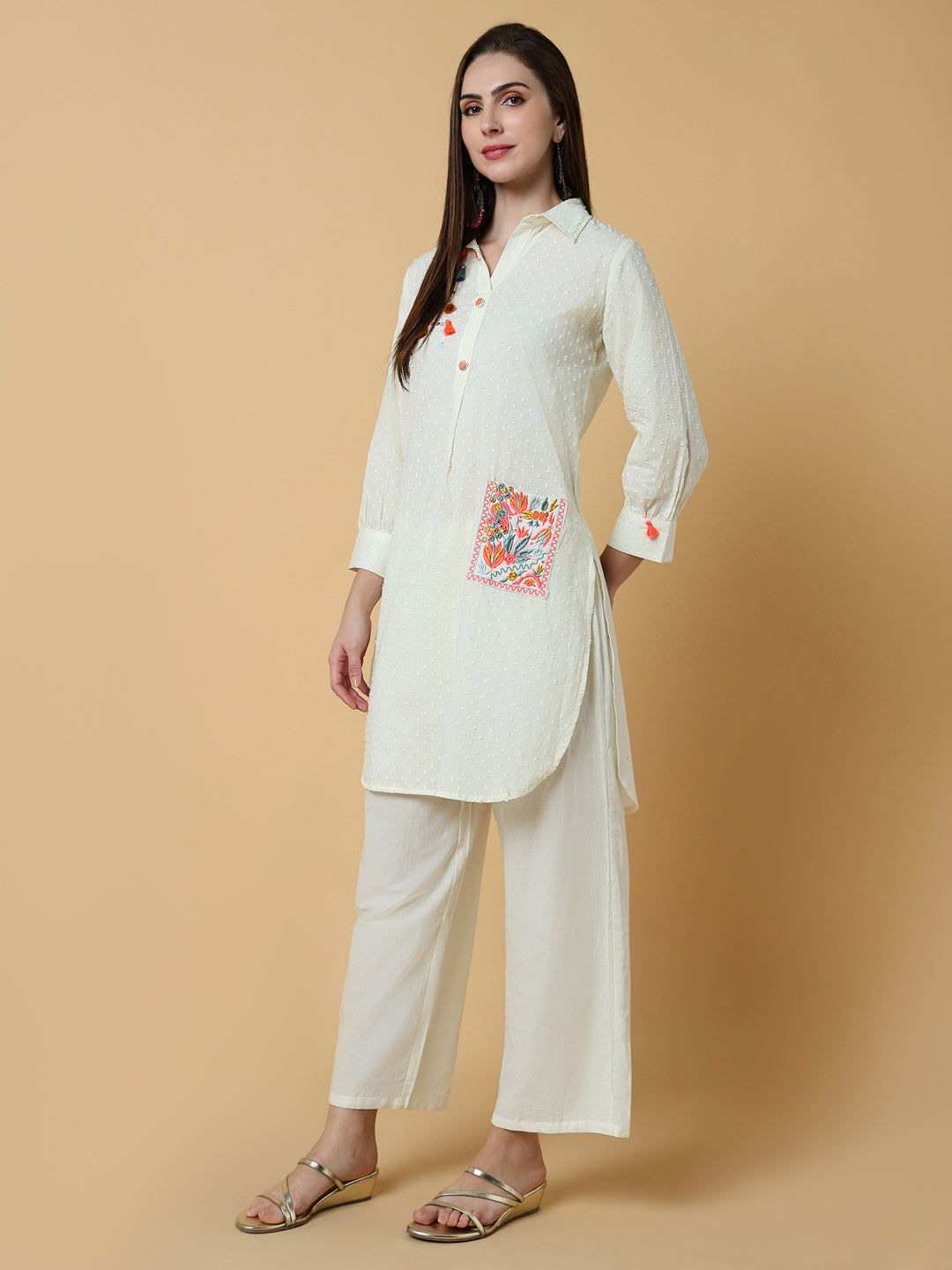 Women Solid Off White Straight Kurta Set