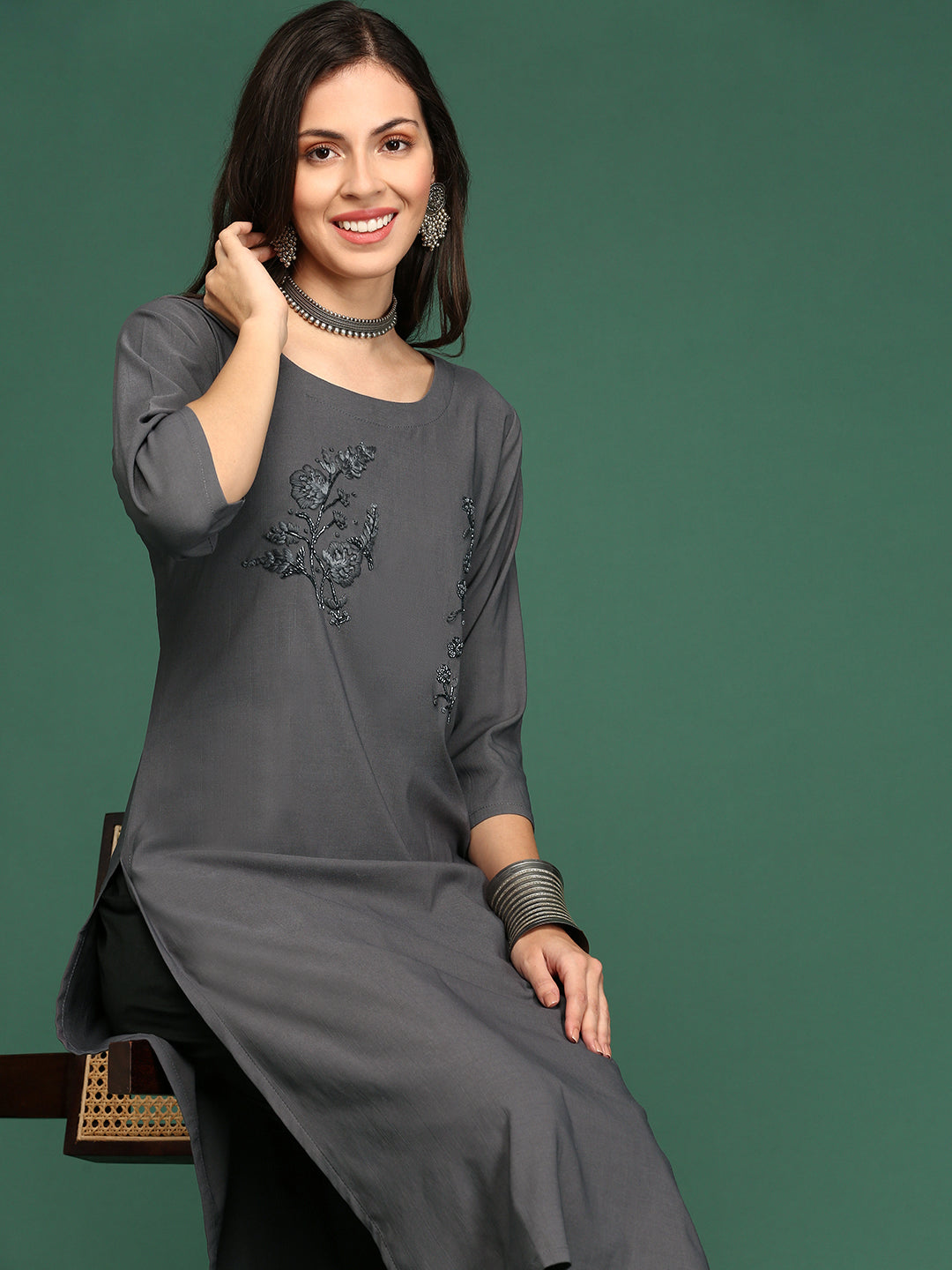 Women Grey Solid Straight Kurta