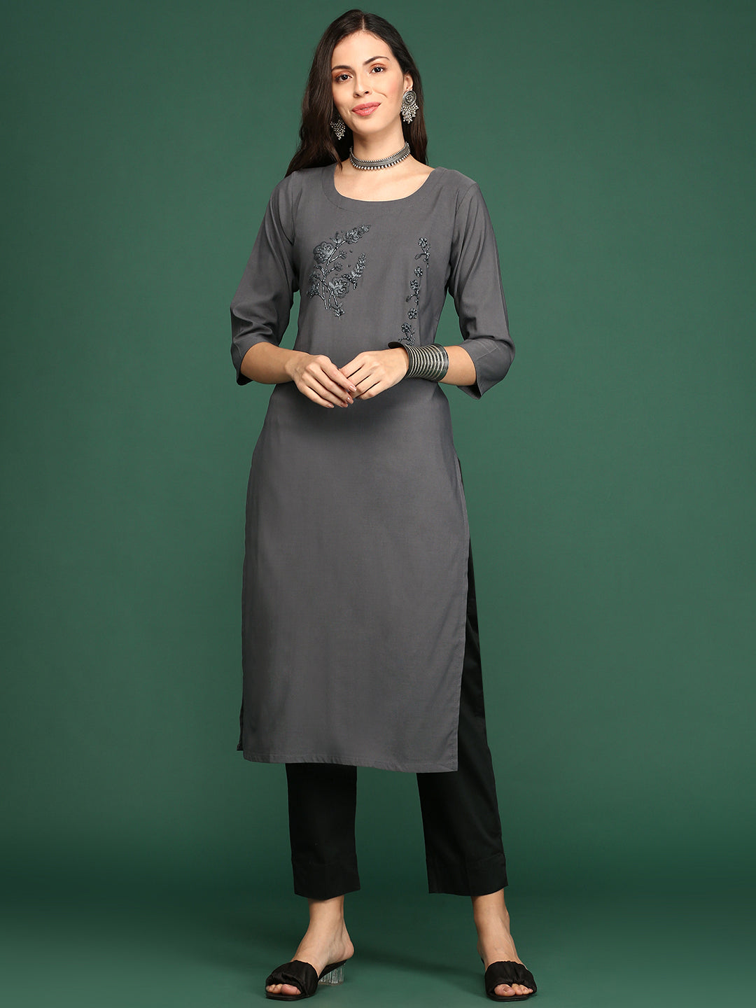 Women Grey Solid Straight Kurta