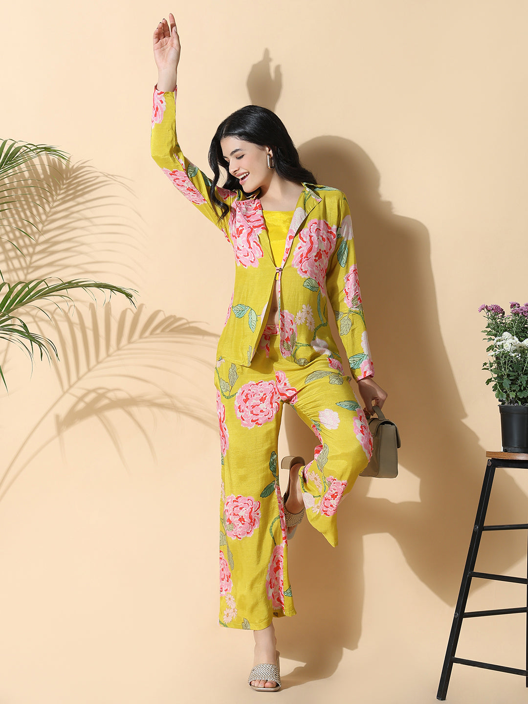 Women Yellow Printed Co-ords Set with Blazer