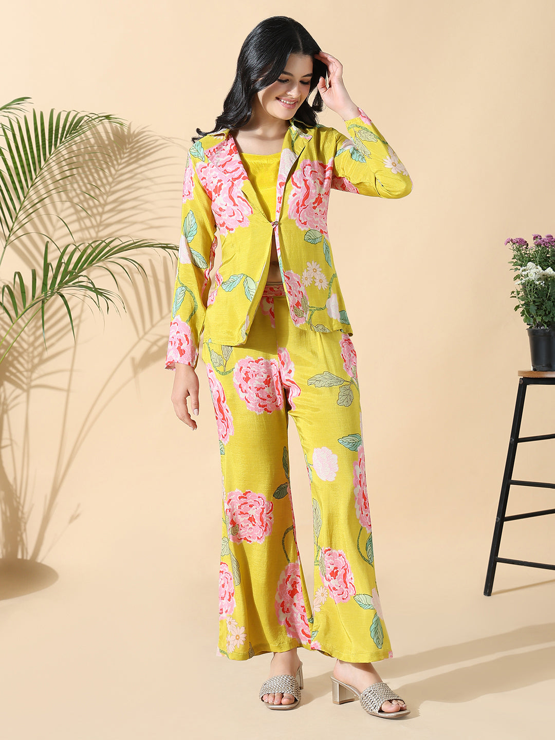 Women Yellow Printed Co-ords Set with Blazer