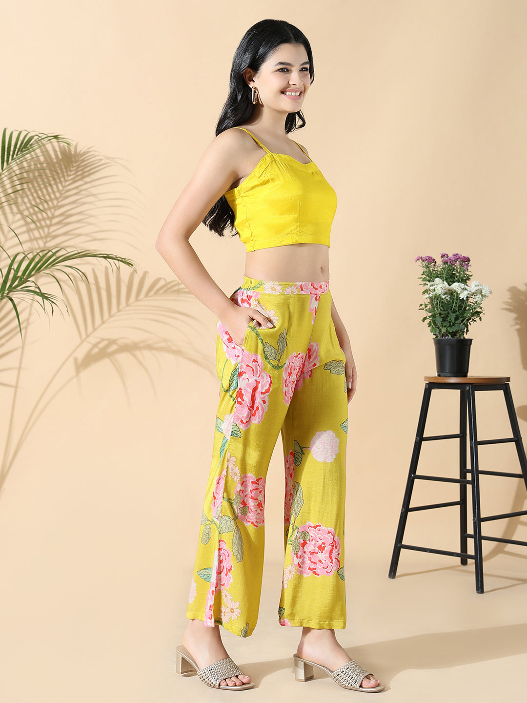 Women Yellow Printed Co-ords Set with Blazer