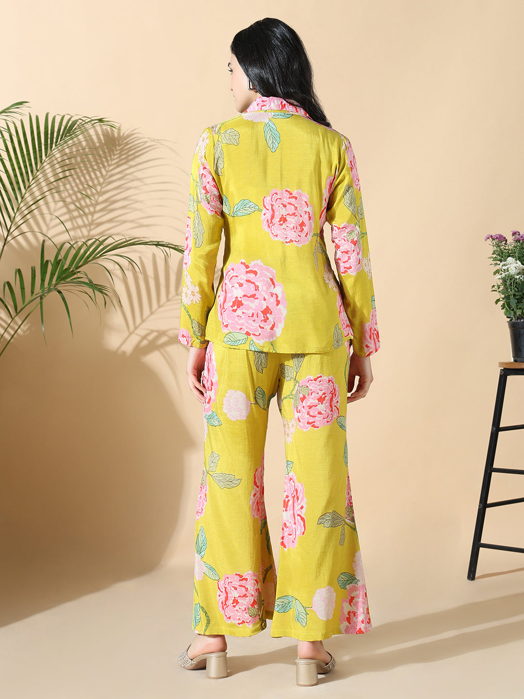 Women Yellow Printed Co-ords Set with Blazer