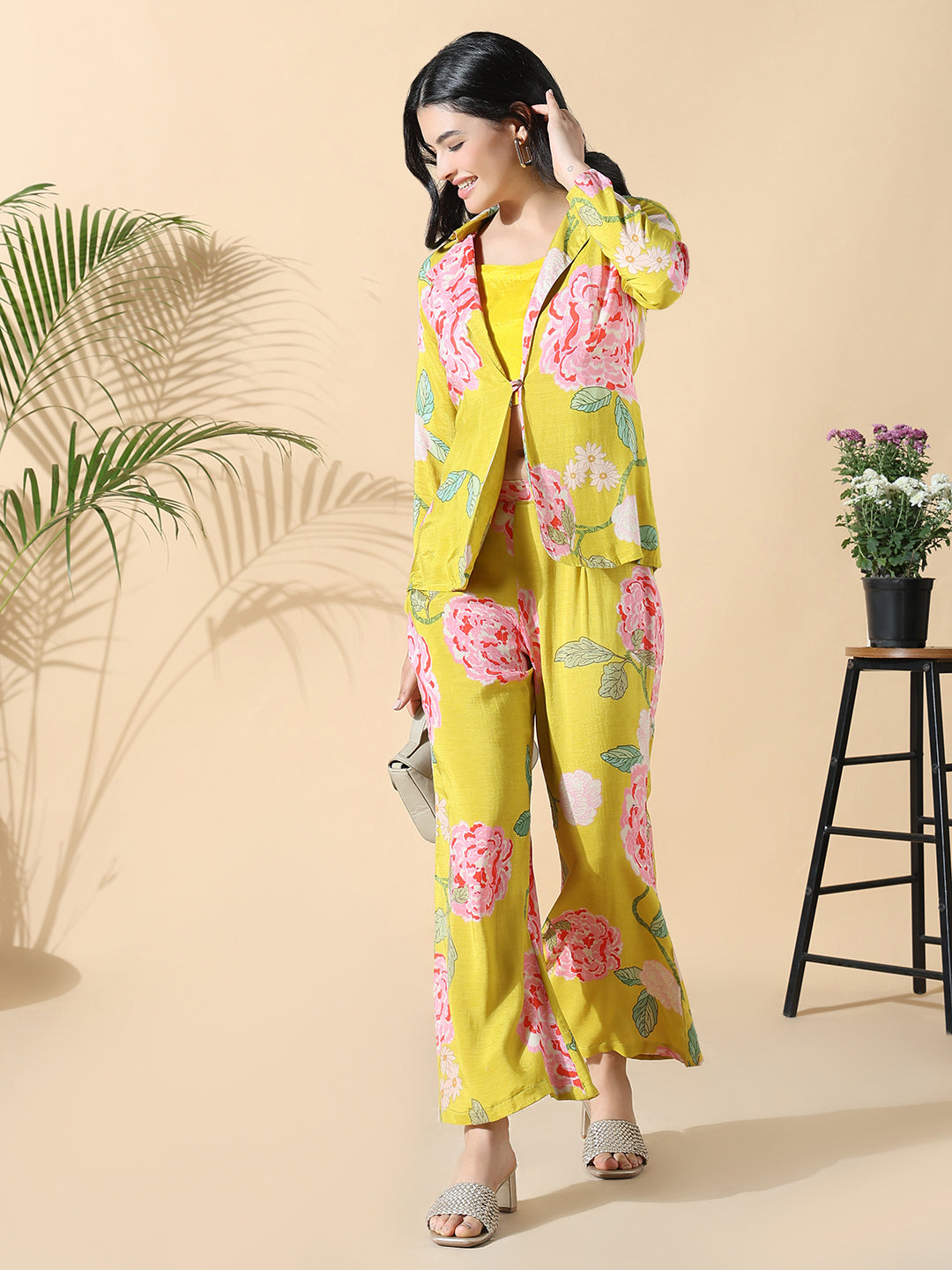 Women Yellow Printed Co-ords Set with Blazer