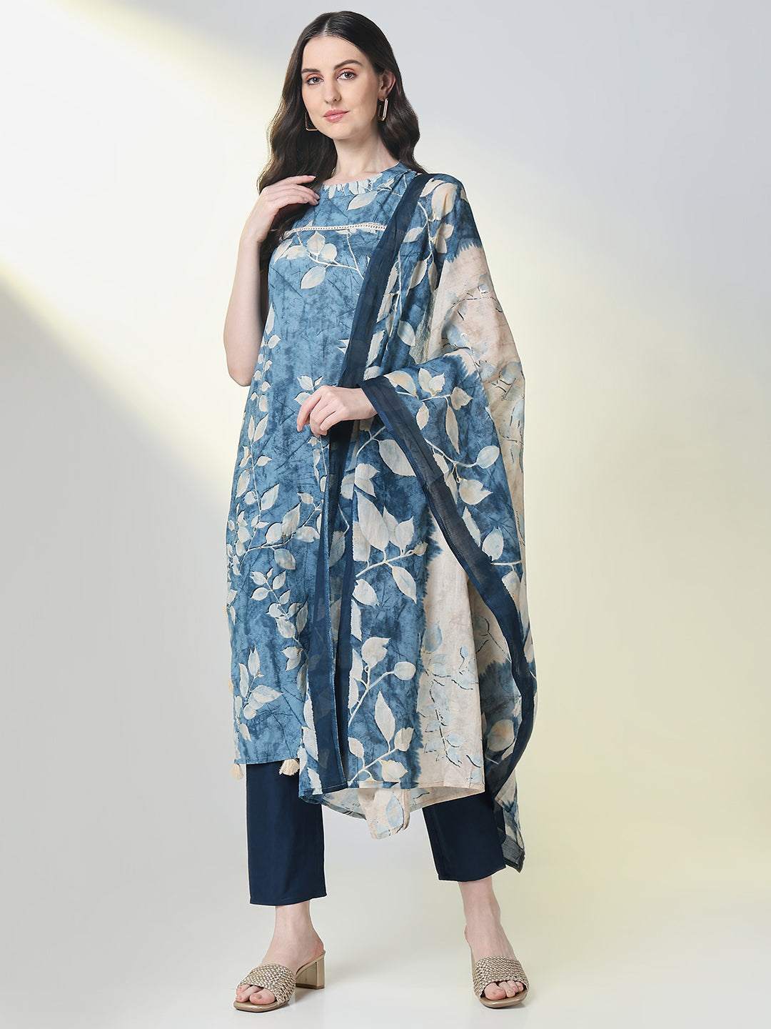 Women Blue Floral Straight Kurta Set with Dupatta