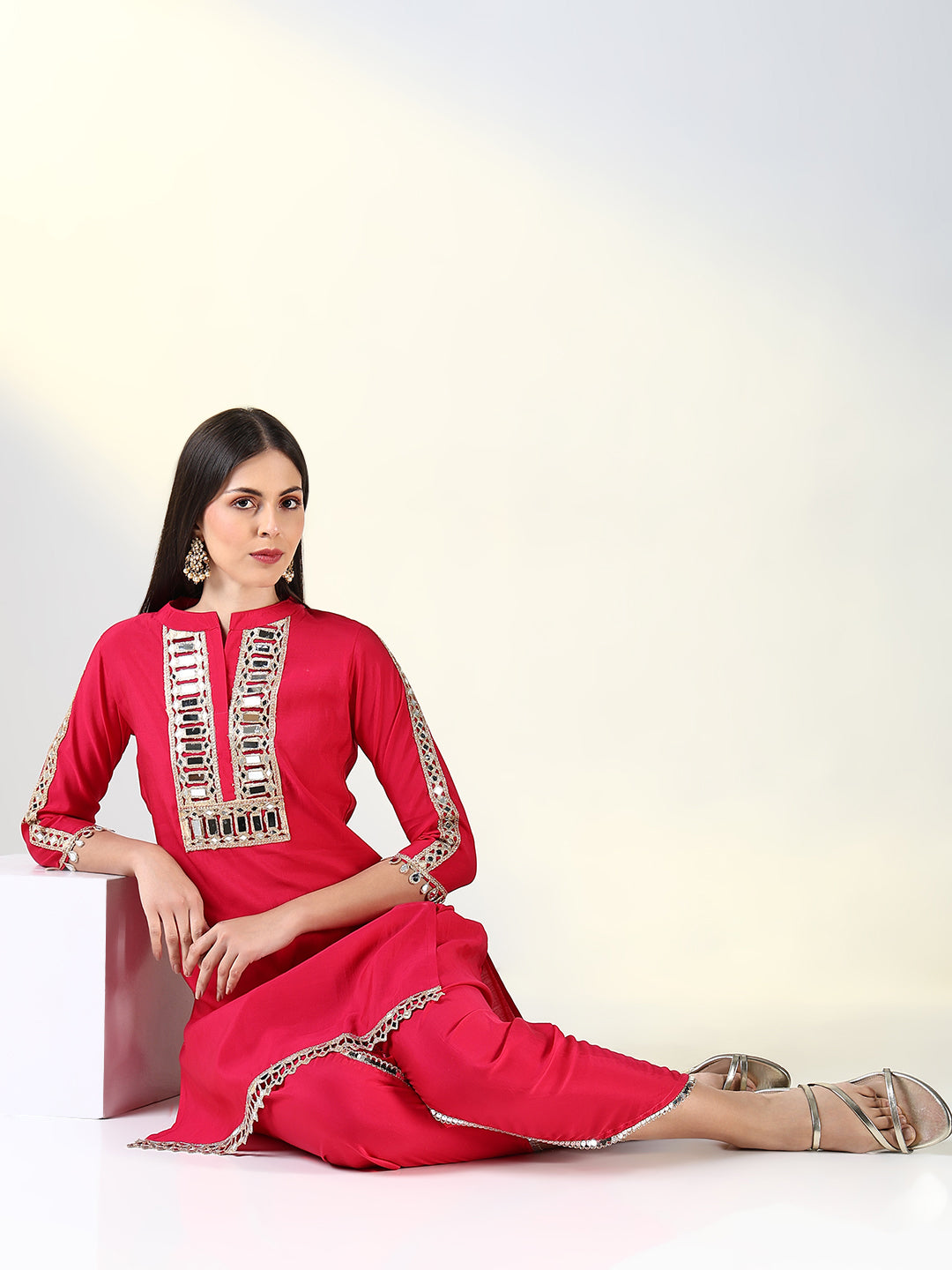 Women Pink Solid Straight Kurta Set