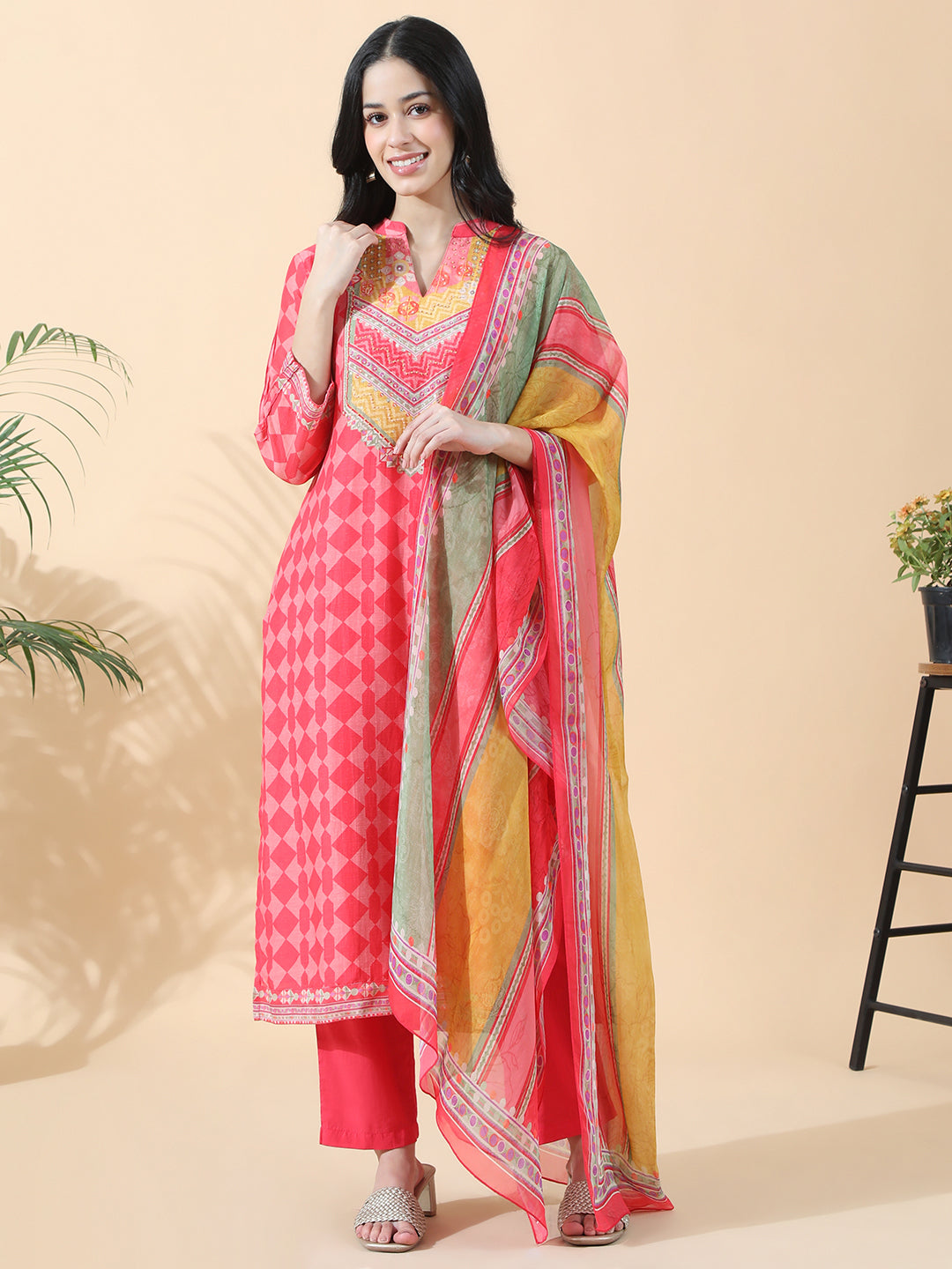 Women's Geometric Pink Mandarin Collar Kurta Set with Dupatta
