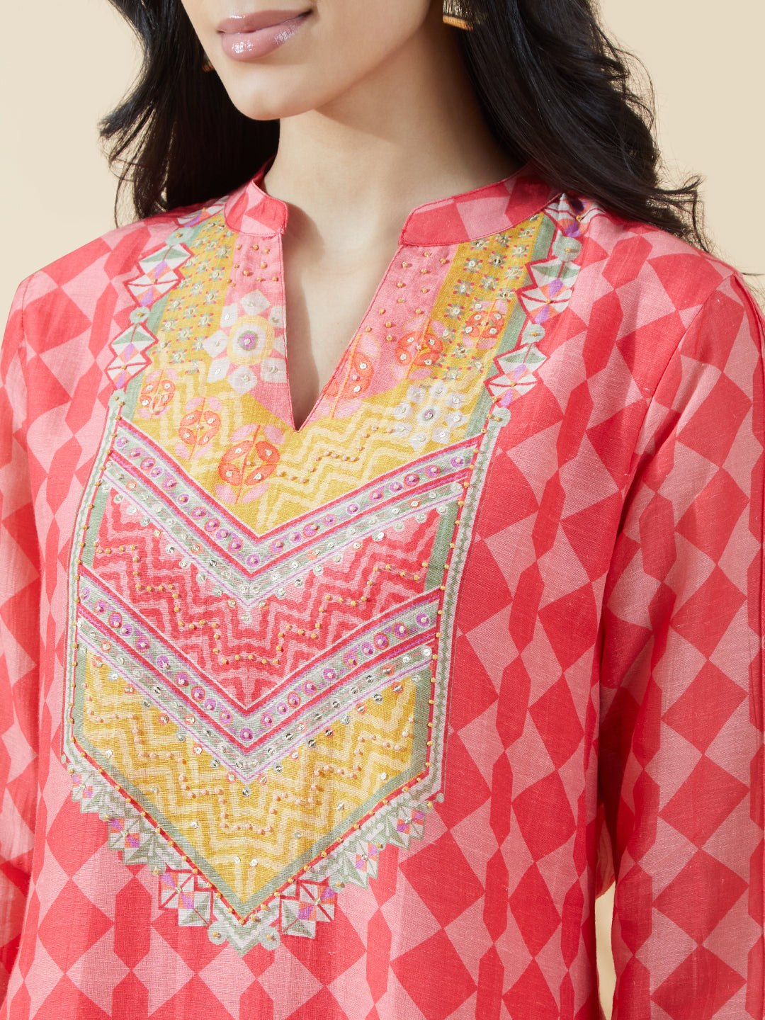 Women's Geometric Pink Mandarin Collar Kurta Set with Dupatta