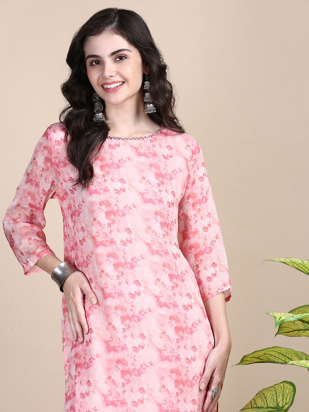 Women Floral Peach Straight Kurta Set