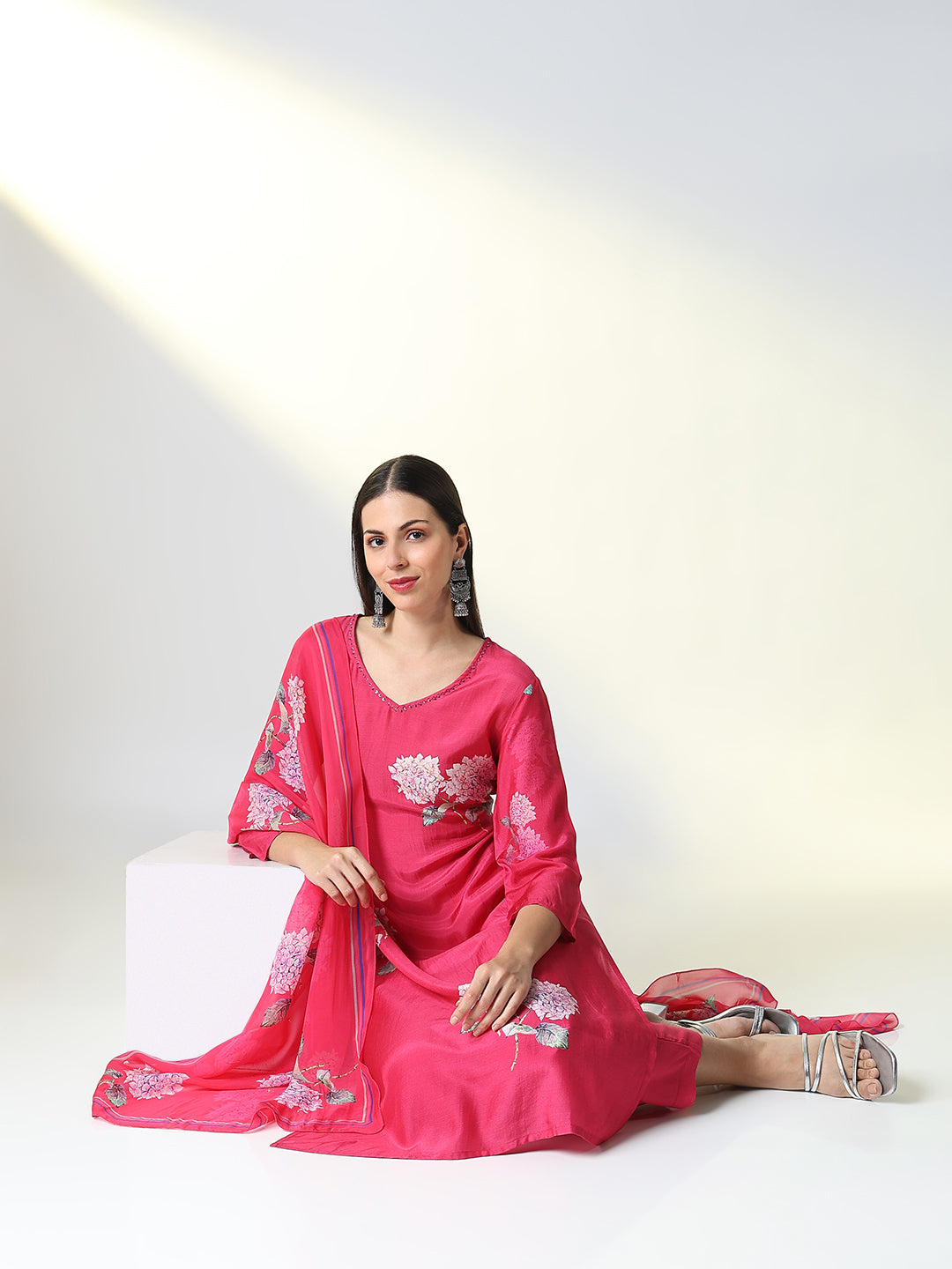 Women Pink Floral Straight Kurta Set with Dupatta