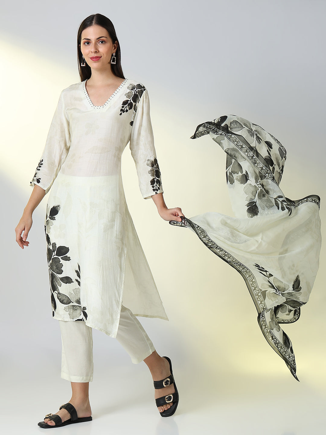 Women Off White Floral Straight Kurta Set with Dupatta