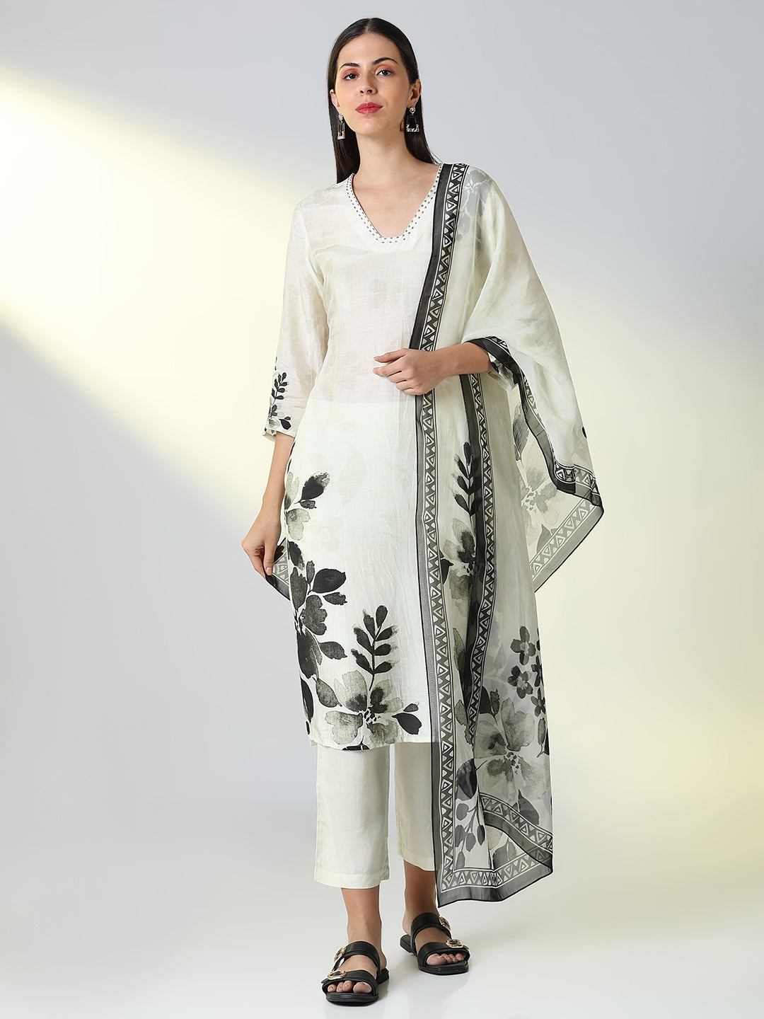 Women Off White Floral Straight Kurta Set with Dupatta