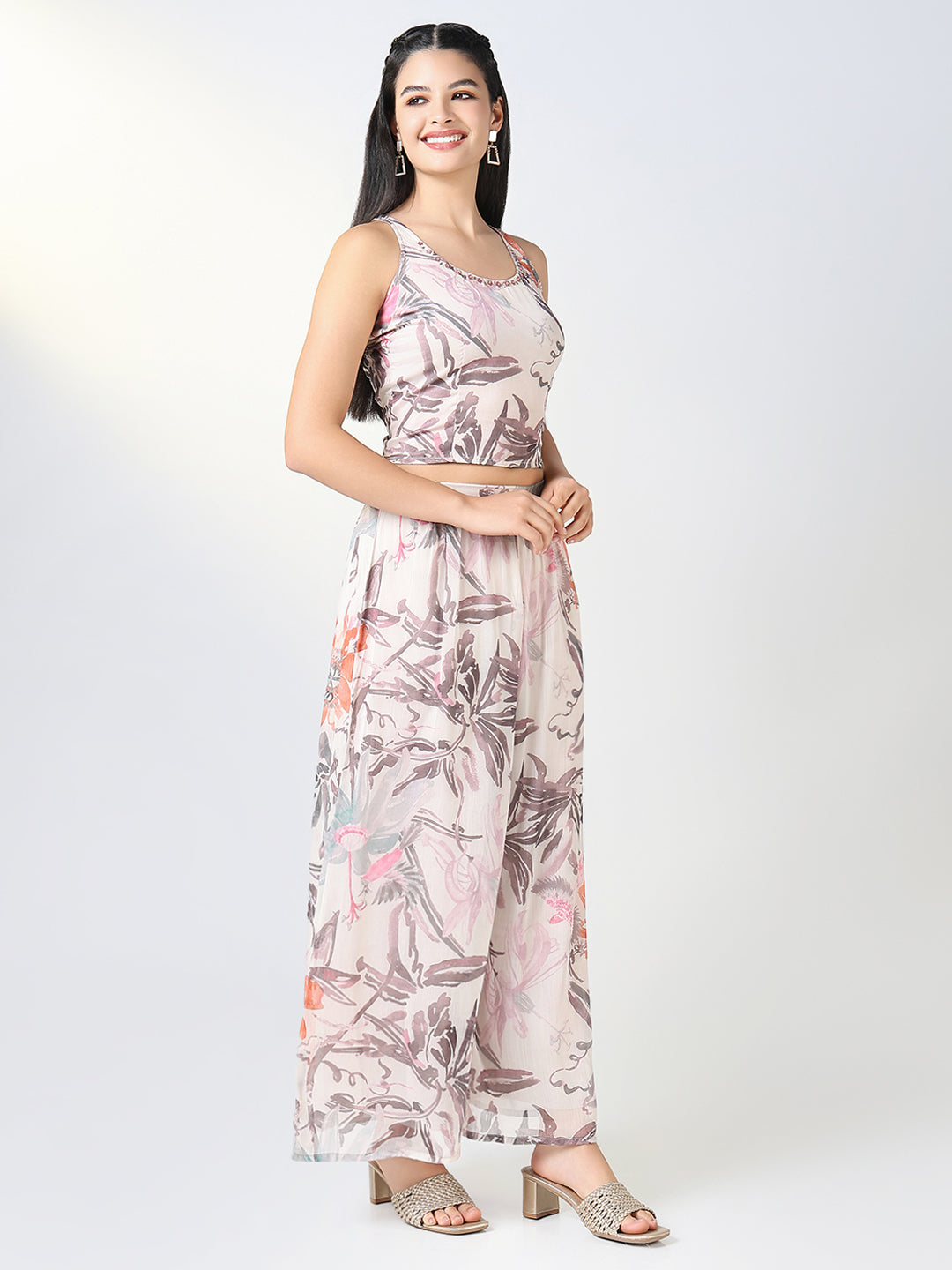 Women Peach Floral Printed Co Ords Set with Overcoat