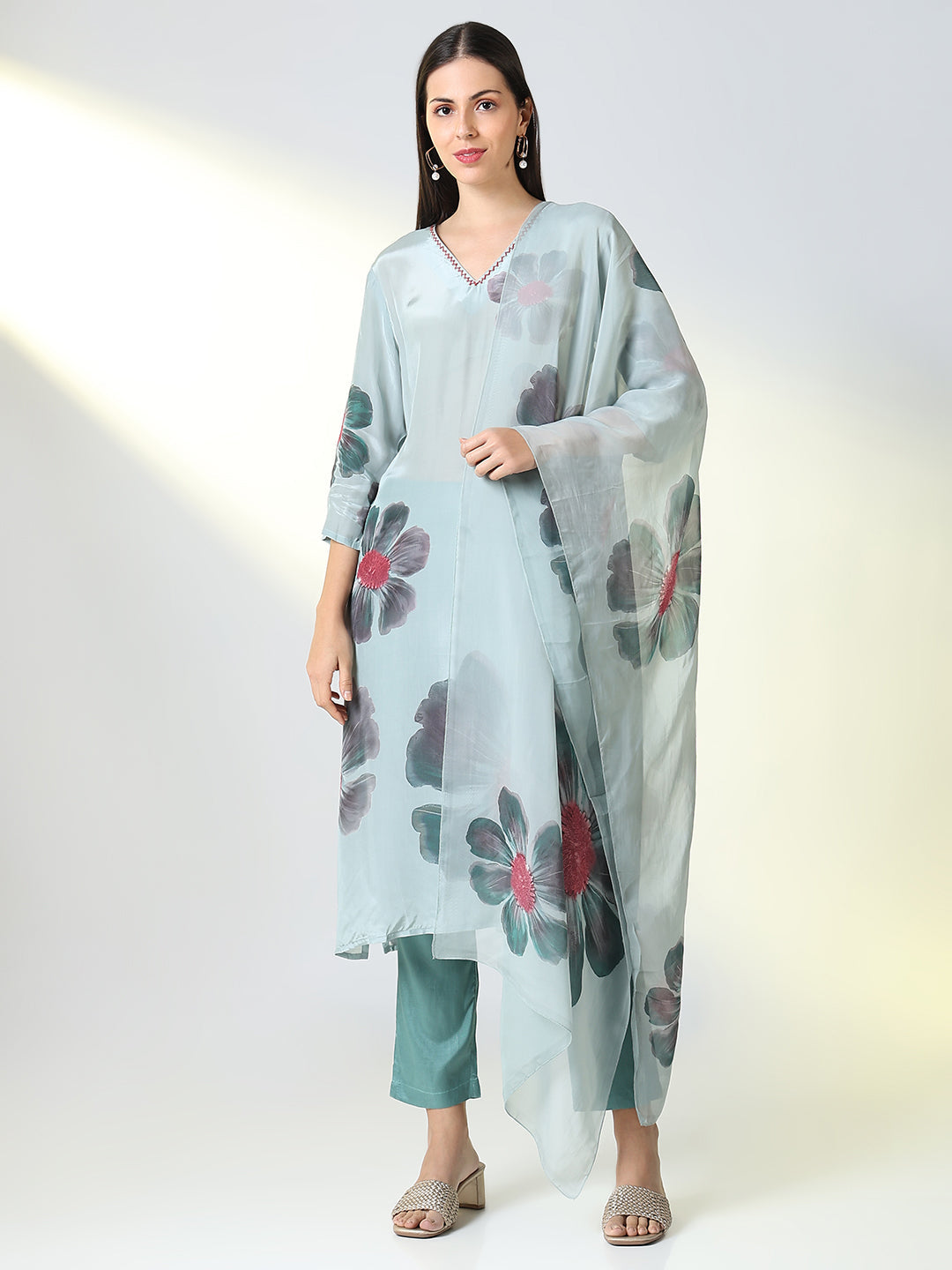 Women Blue Floral Straight Kurta Set with Dupatta