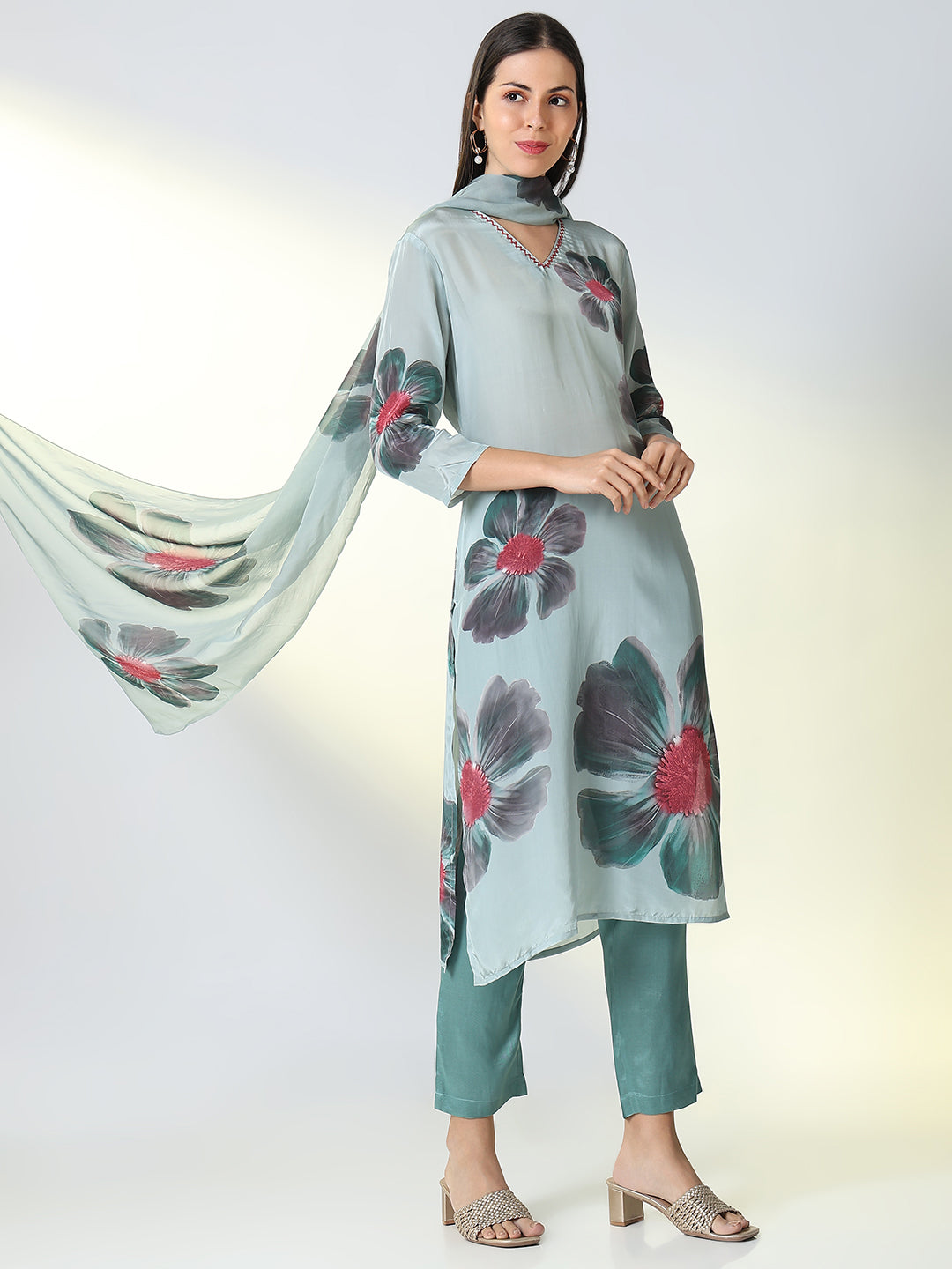 Women Blue Floral Straight Kurta Set with Dupatta