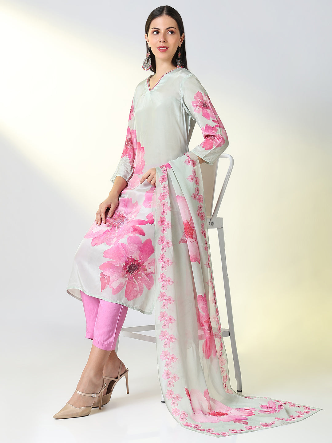 Women Grey Floral Straight Kurta Set with Dupatta