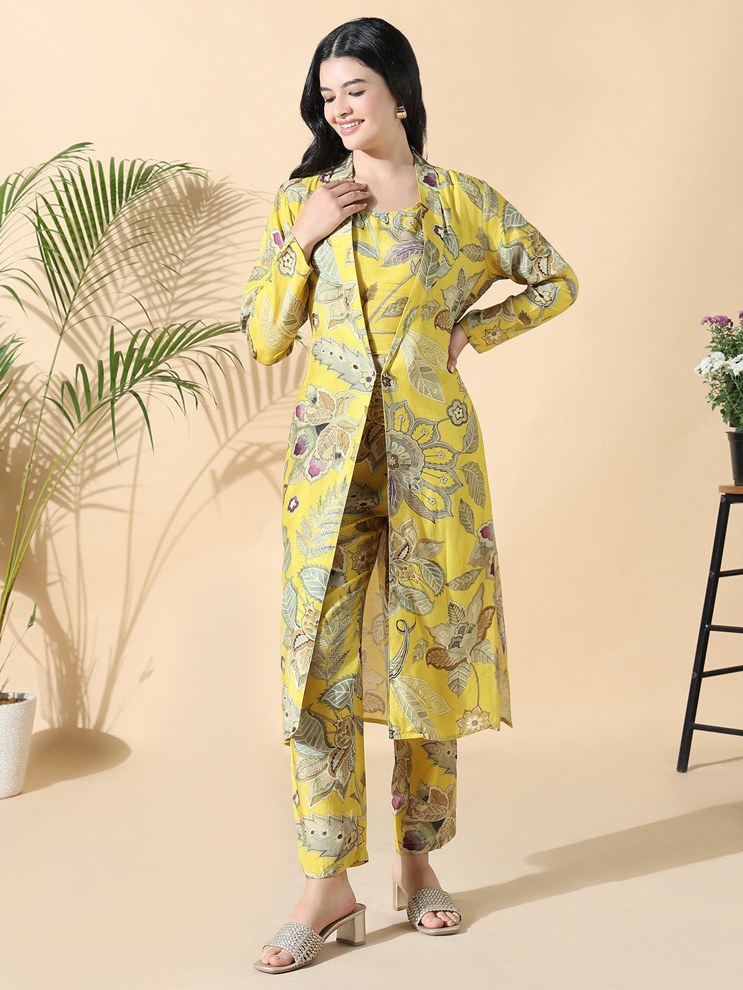 Women Yellow Printed Co-ords Set with Shrug