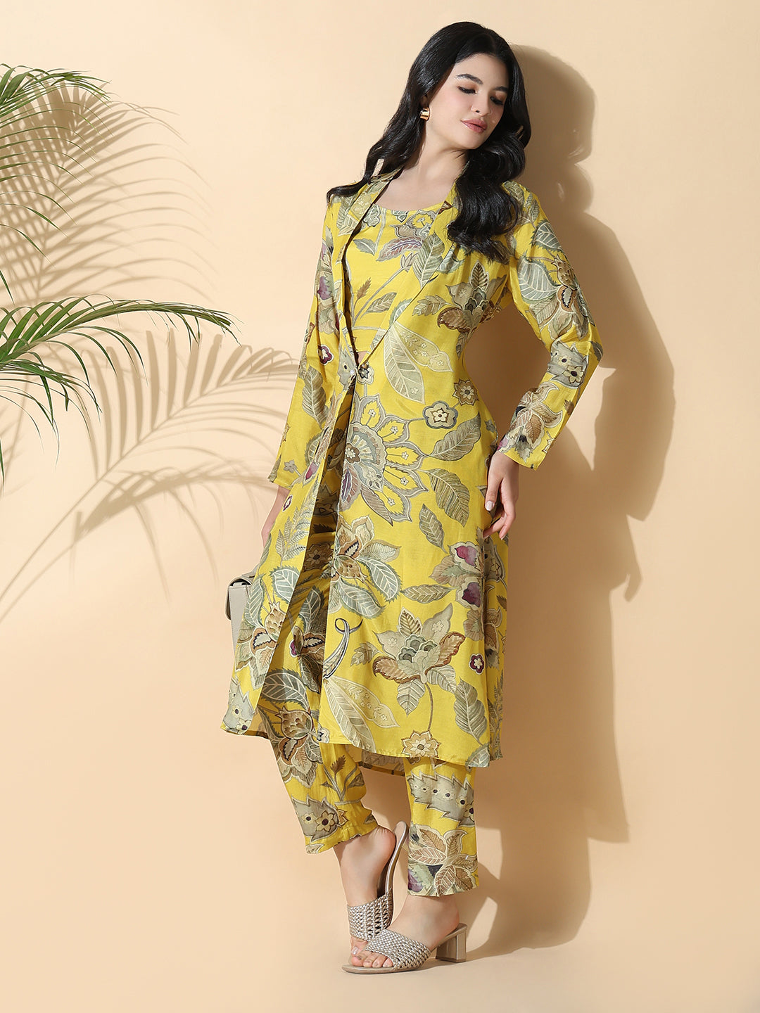 Women Yellow Printed Co-ords Set with Shrug