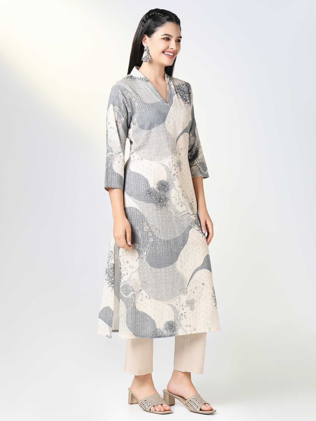 Women Grey Floral Straight Kurta Set with Dupatta