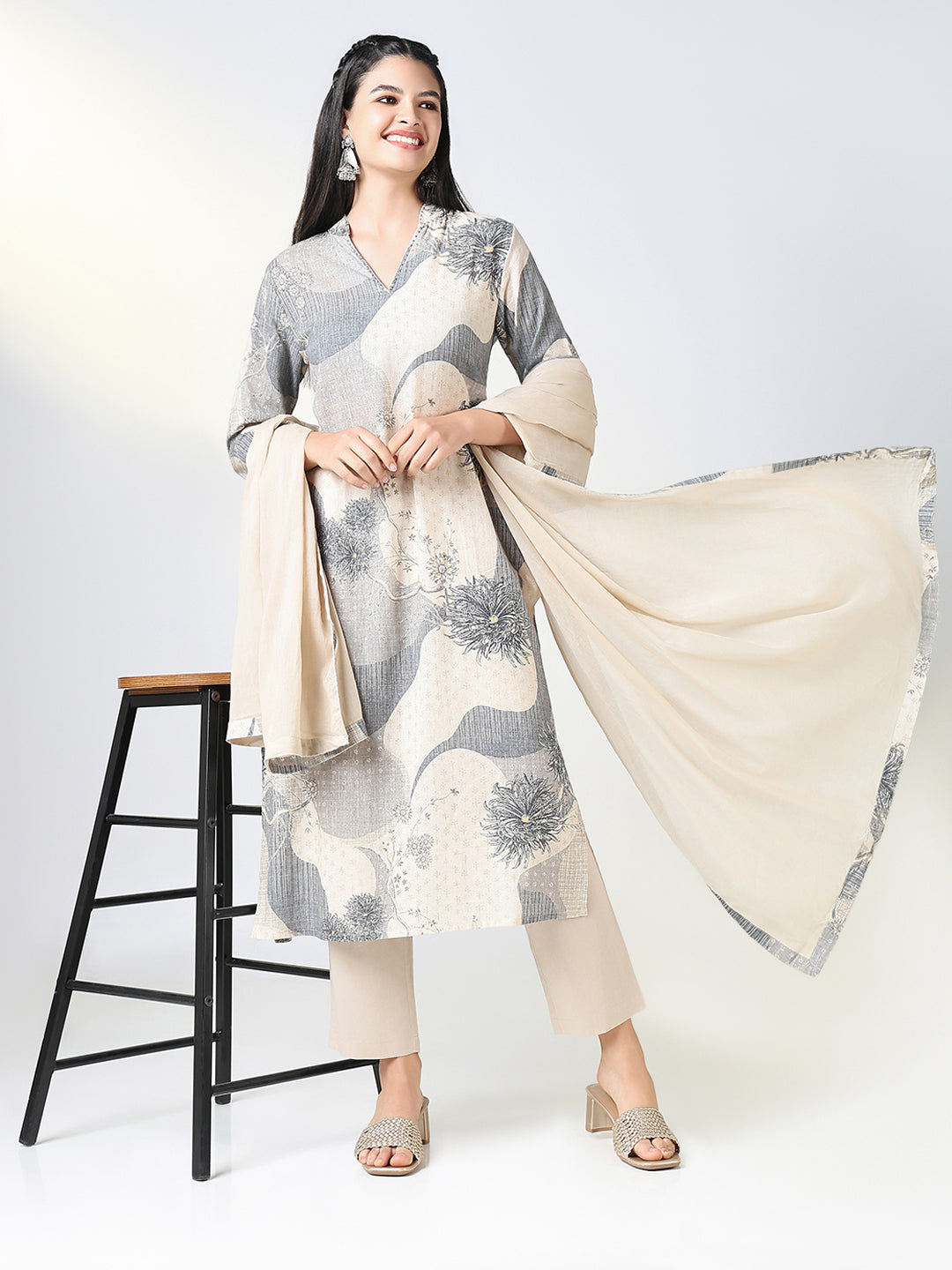 Women Grey Floral Straight Kurta Set with Dupatta