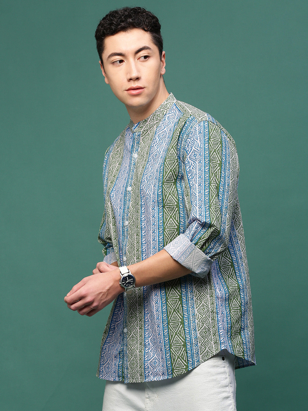 Men Blue Geometric Slim Fit Striped Shirt