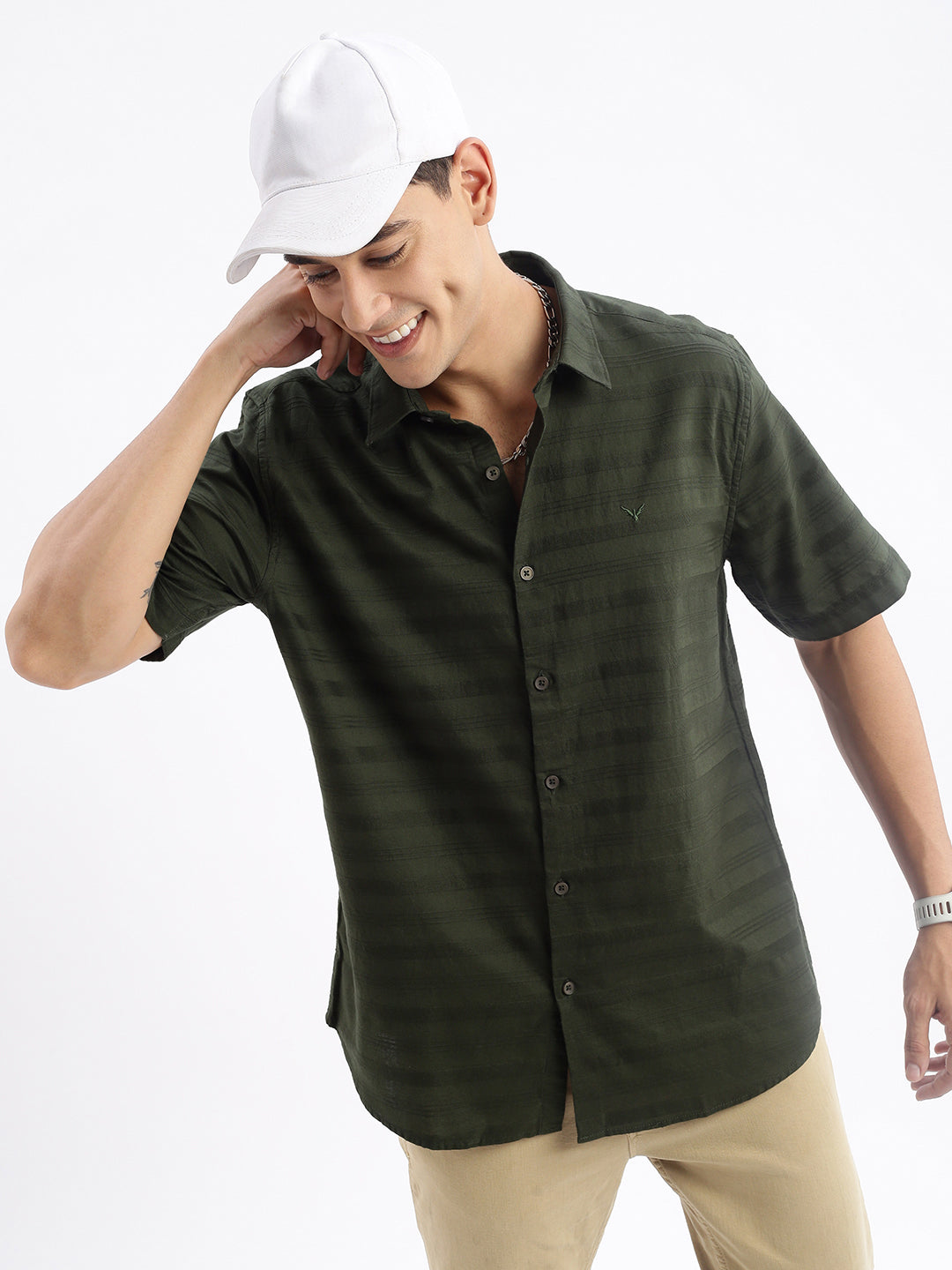 Men Spread Collar Solid Slim Fit Green Shirt