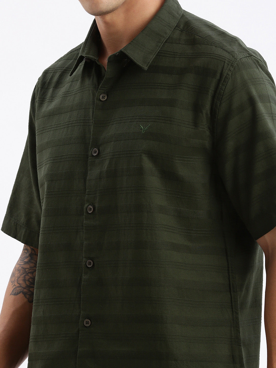 Men Spread Collar Solid Slim Fit Green Shirt