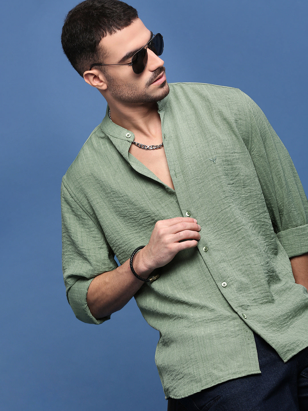 Men Green Solid Slim Fit Shirt