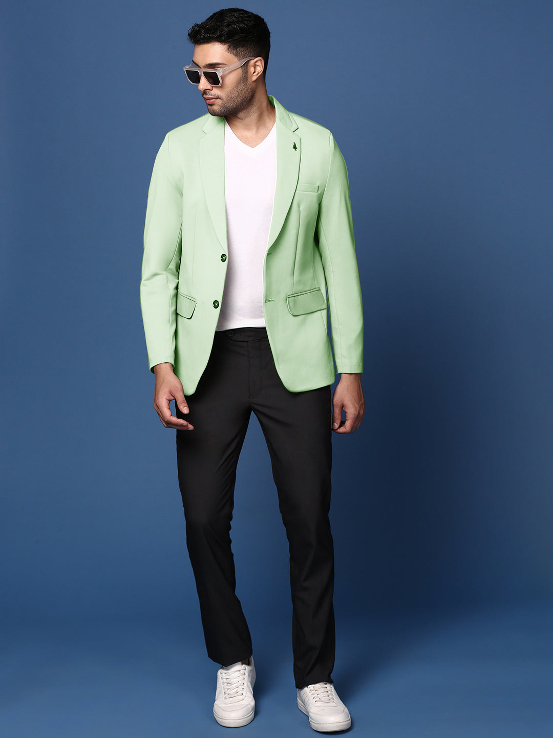 Men Green Solid Single Breasted Blazer