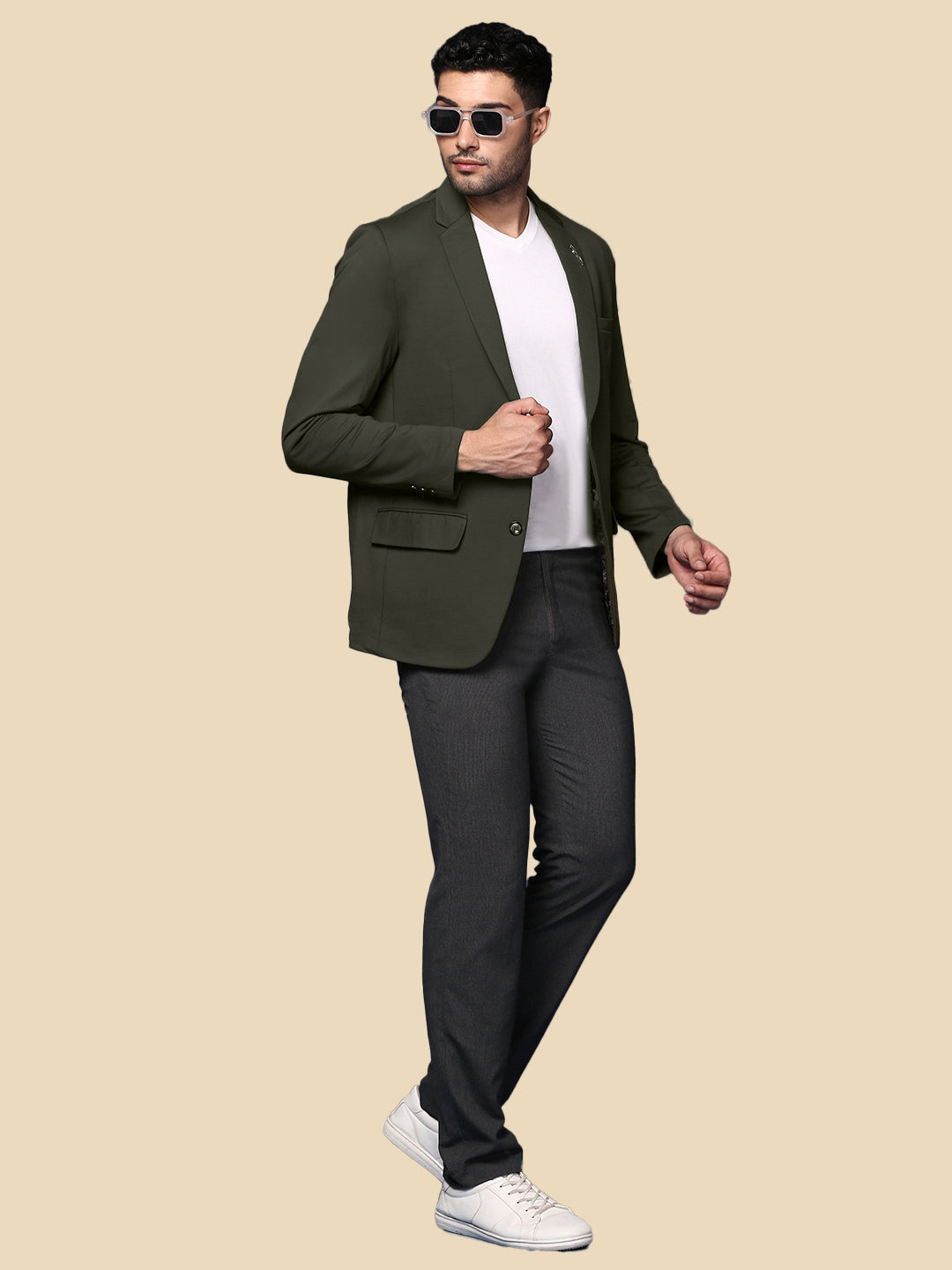 Men Green Solid Single Breasted Blazer