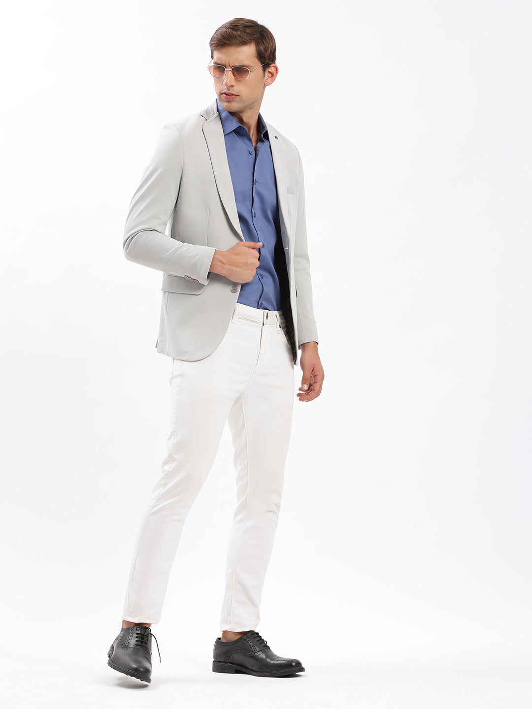 Men Grey Solid Single Breasted Blazer