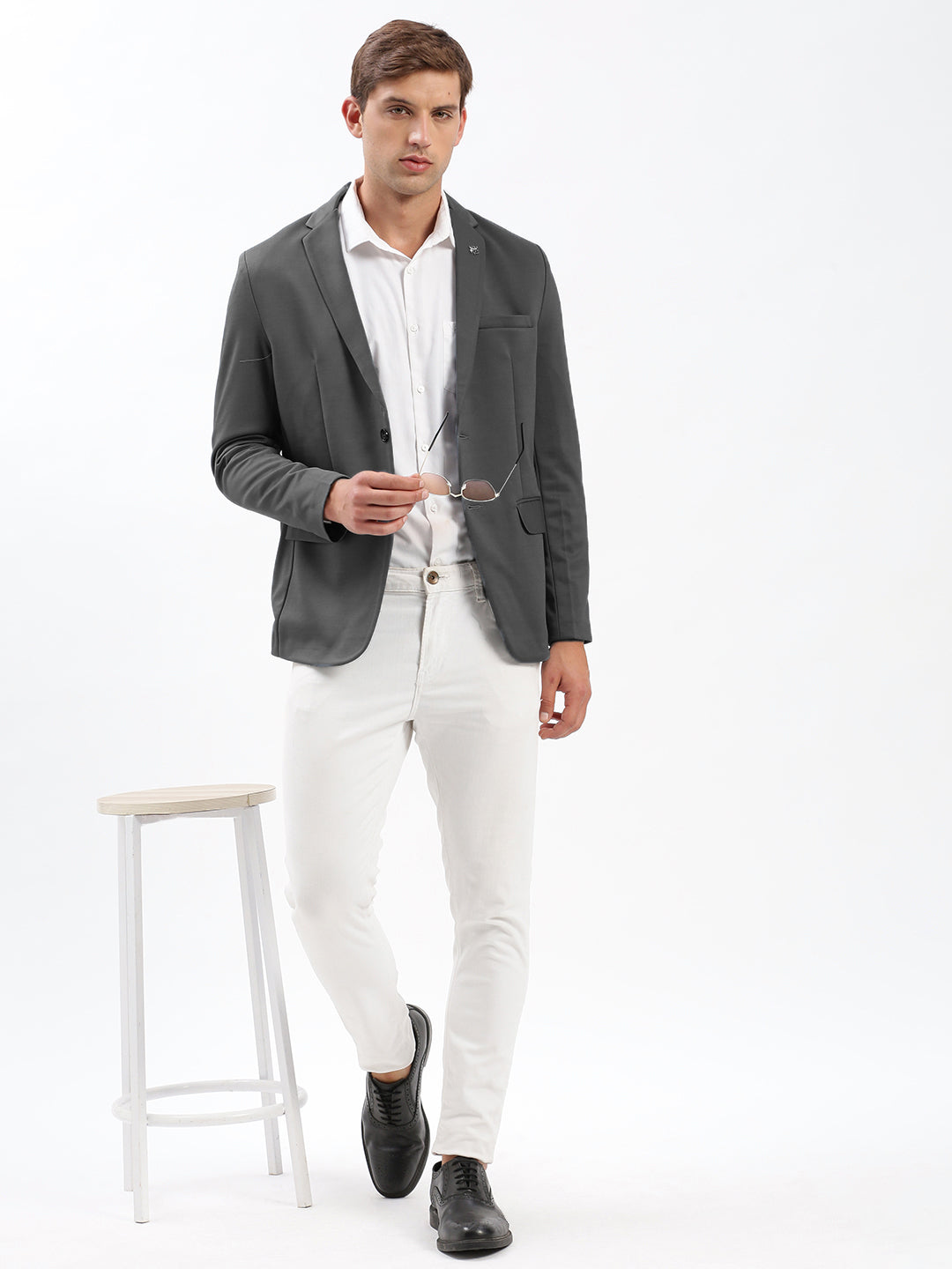 Men Grey Solid Single Breasted Blazer