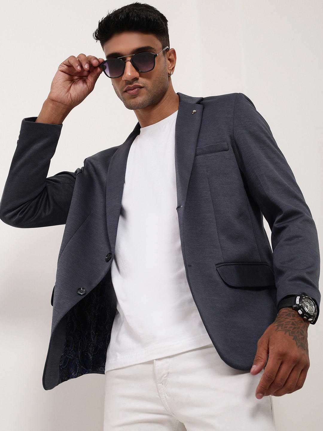 Men Grey Solid Single Breasted Blazer