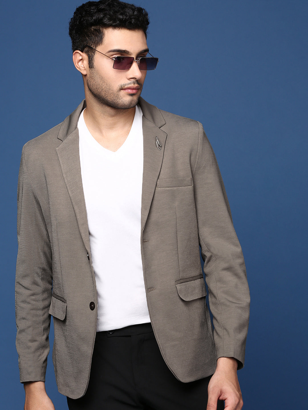 Men Grey Solid Single Breasted Blazer