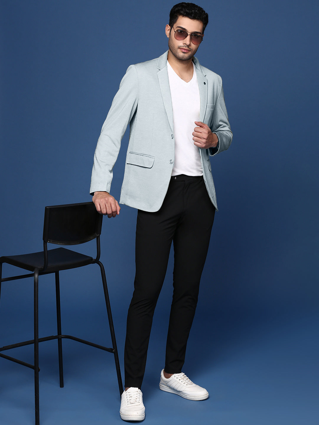 Men Blue Solid Single Breasted Blazer