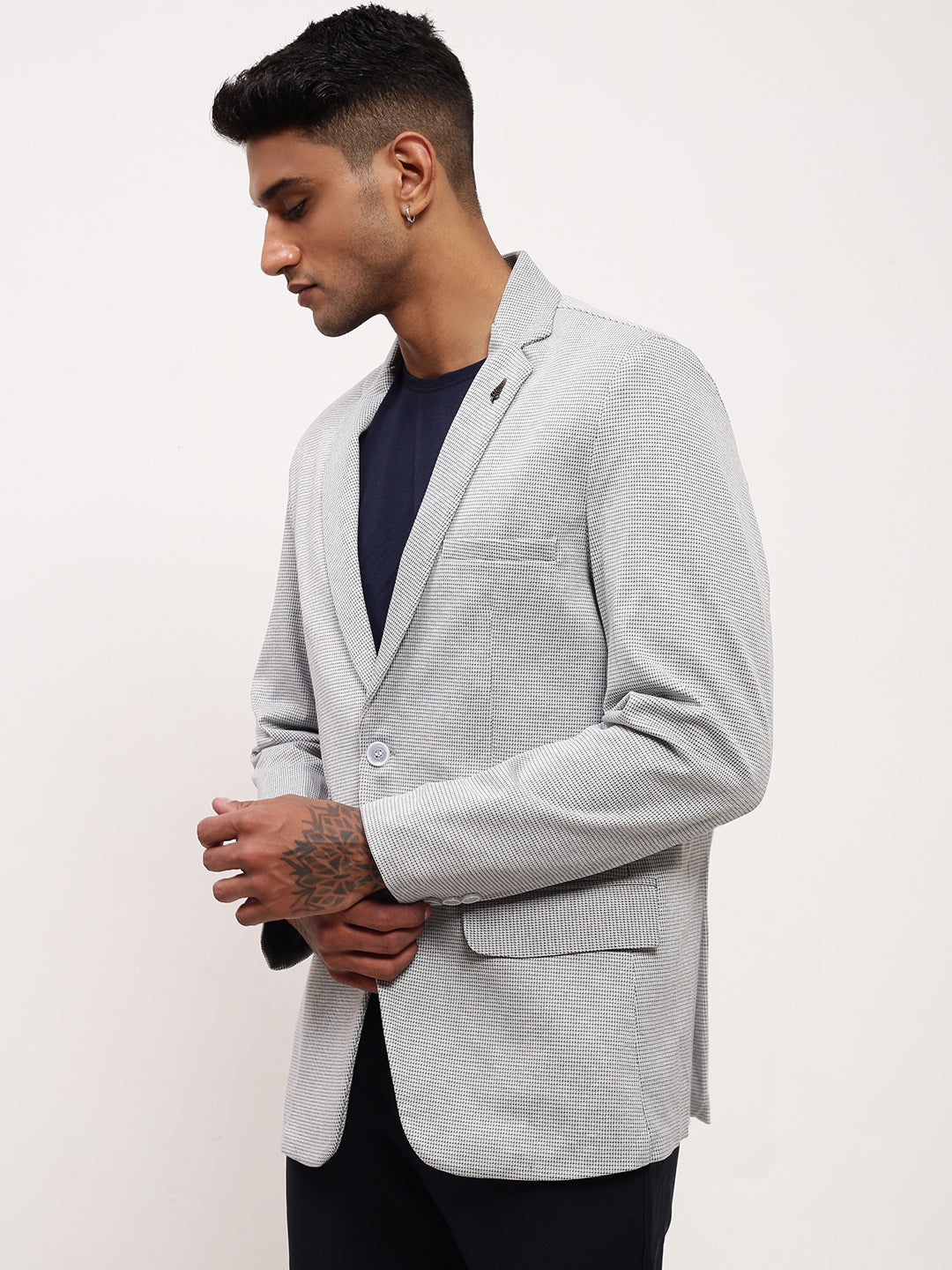 Men Grey Solid Single Breasted Blazer