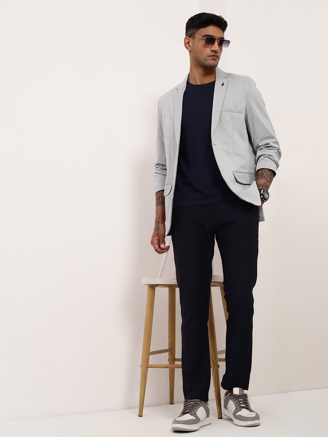 Men Grey Solid Single Breasted Blazer