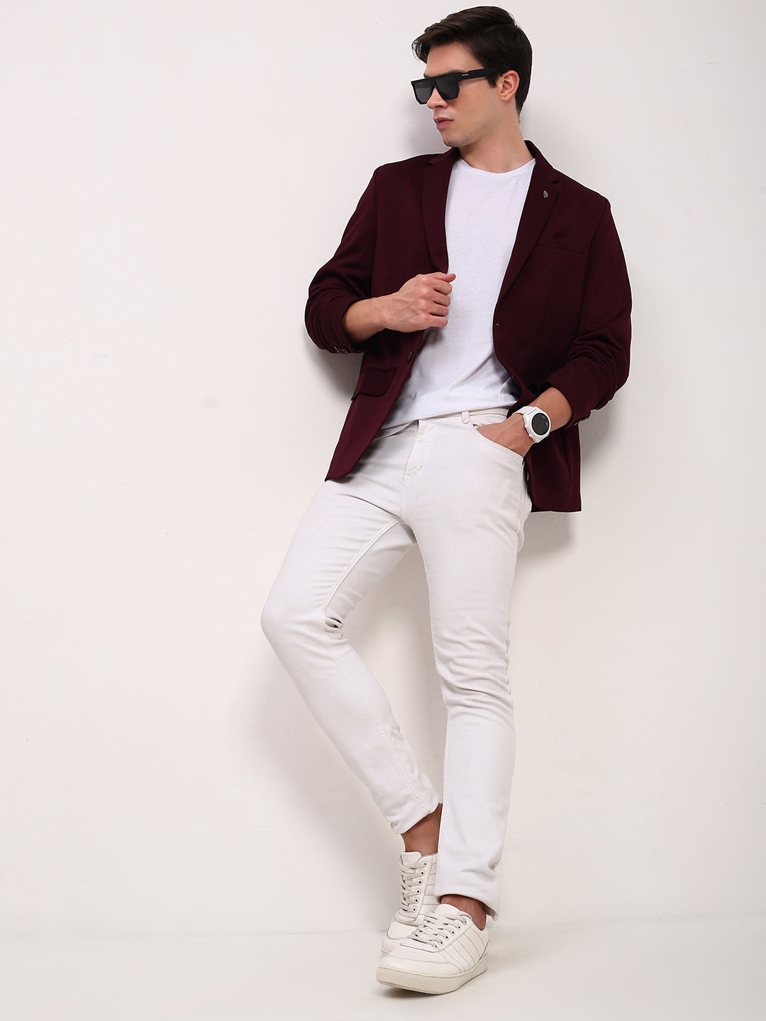 Men Maroon Solid Single Breasted Blazer