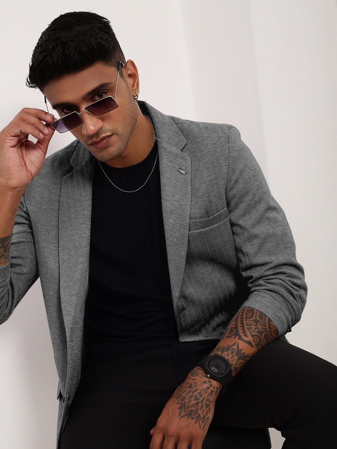 Men's DarkGrey Solid Single-Breasted Blazer