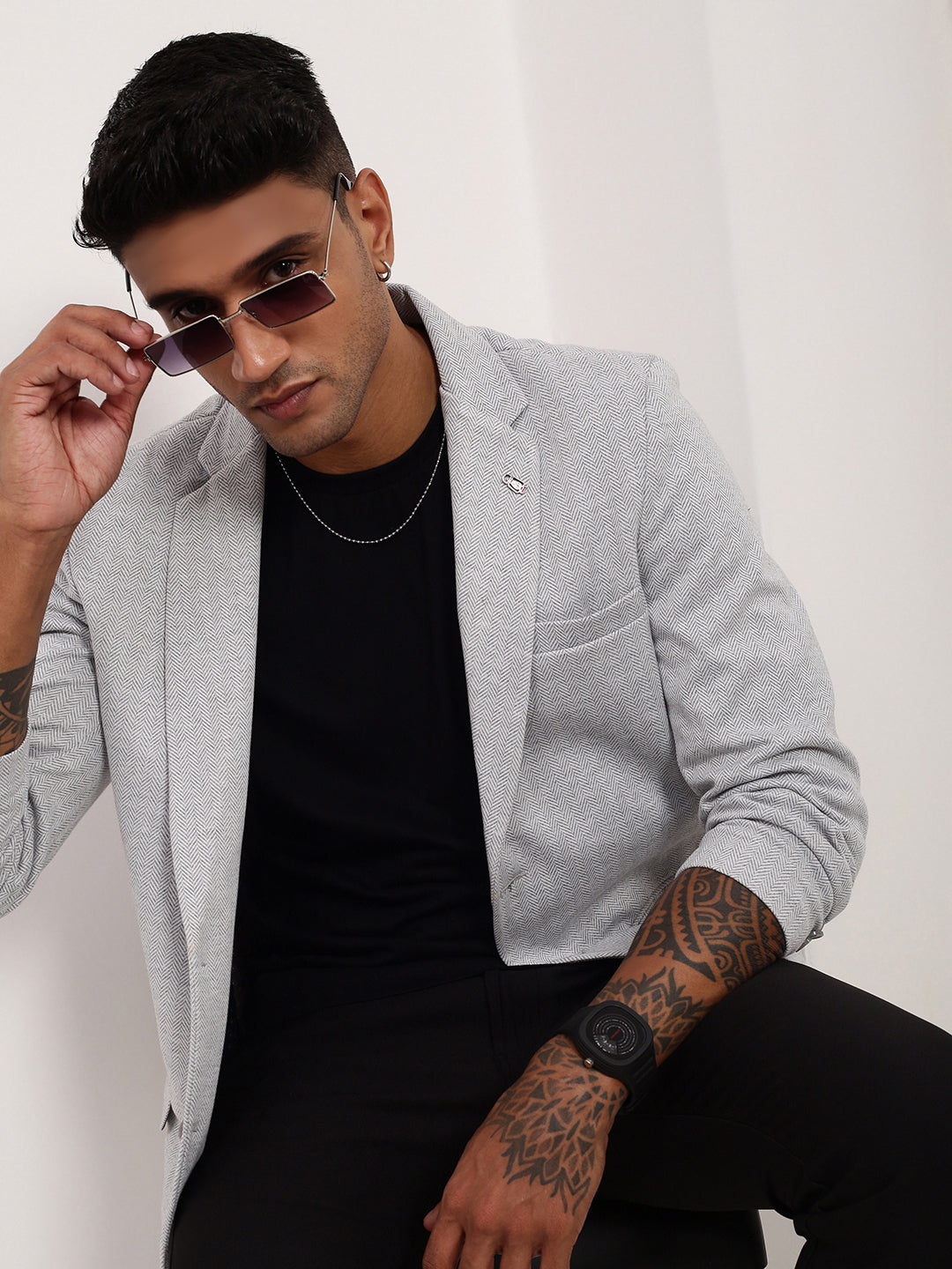 Men Grey Solid Single Breasted Blazer