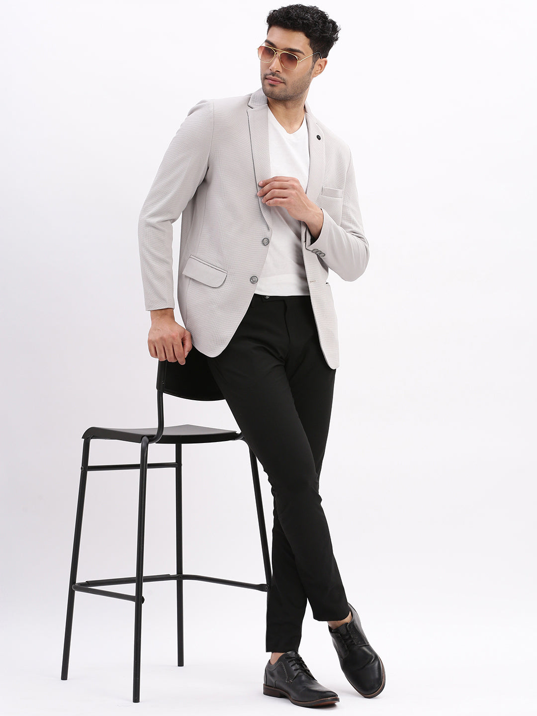 Men Solid Grey Single Breasted Blazer