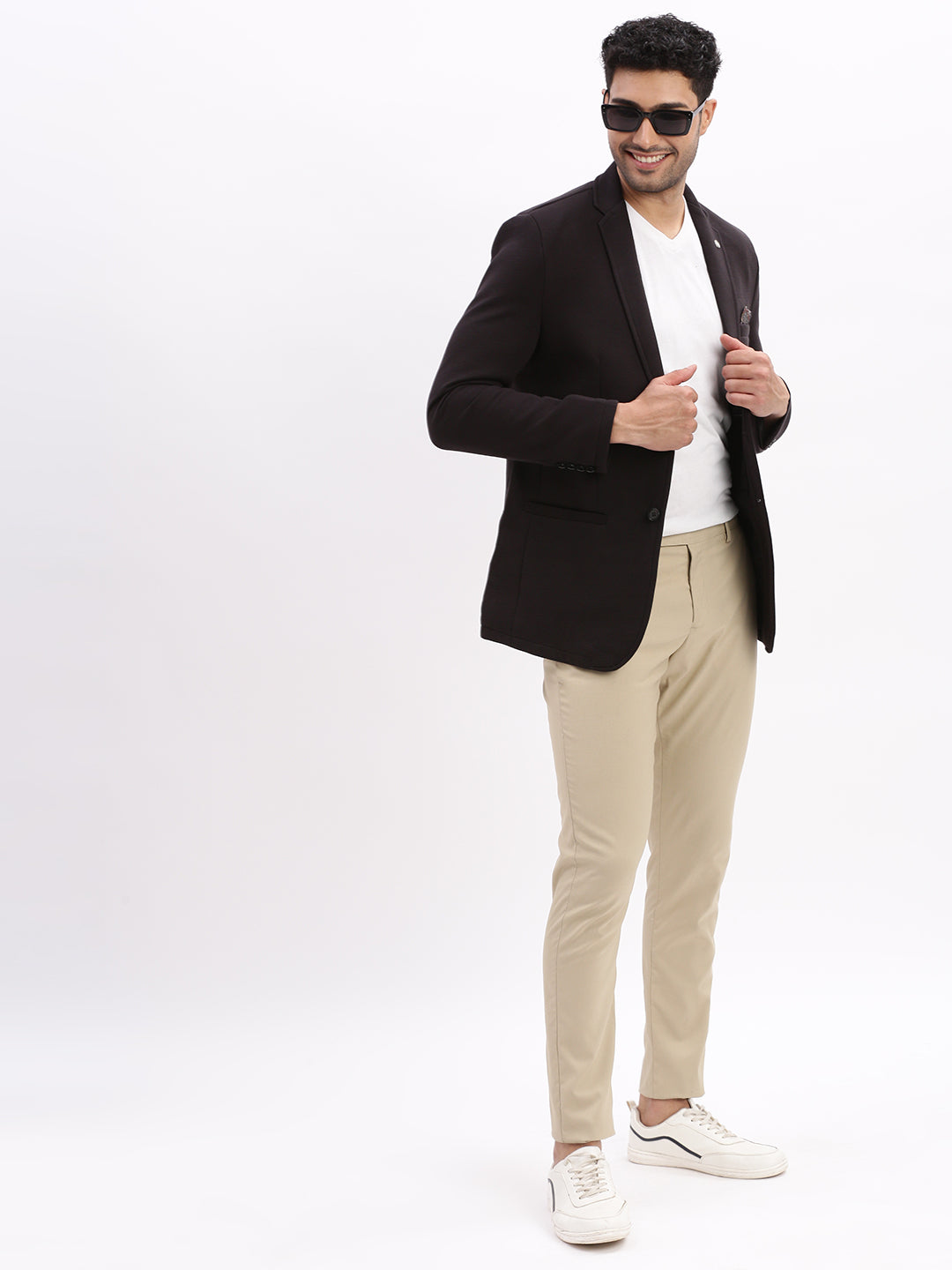 Men Solid Black Single Breasted Blazer