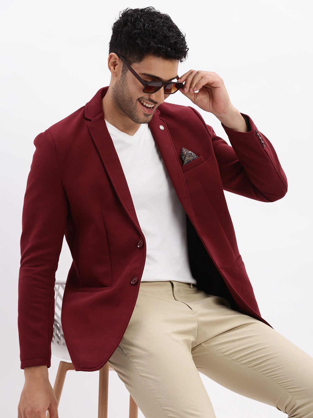 Men Solid Maroon Single Breasted Blazer