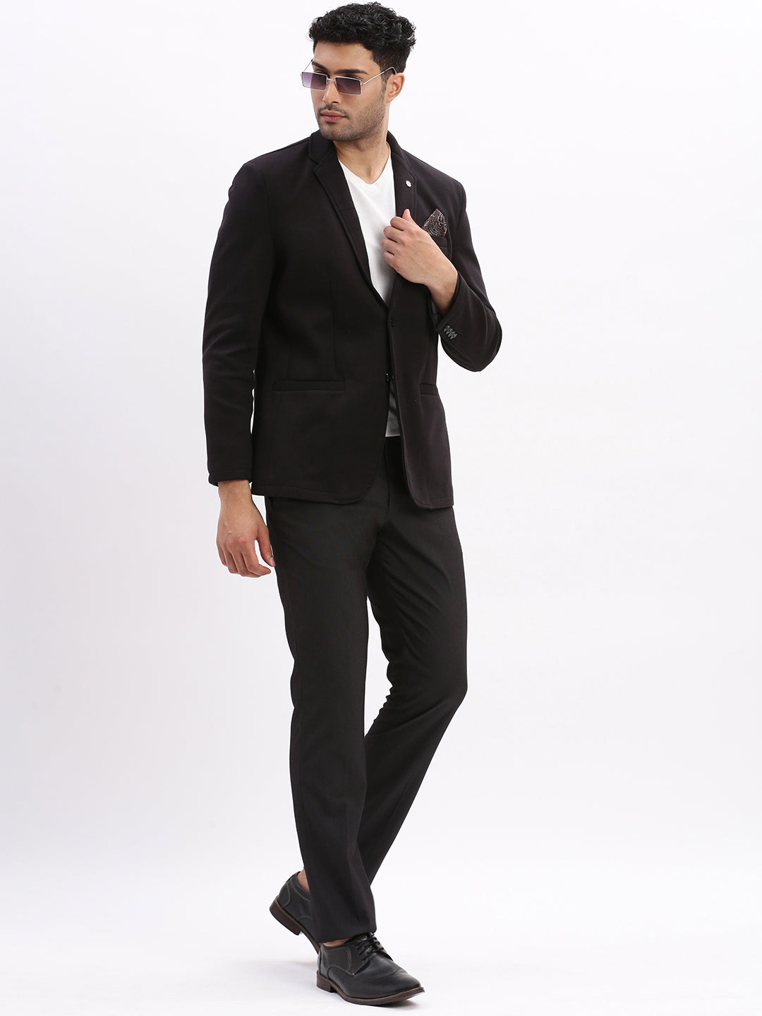 Men Solid Black Single Breasted Blazer