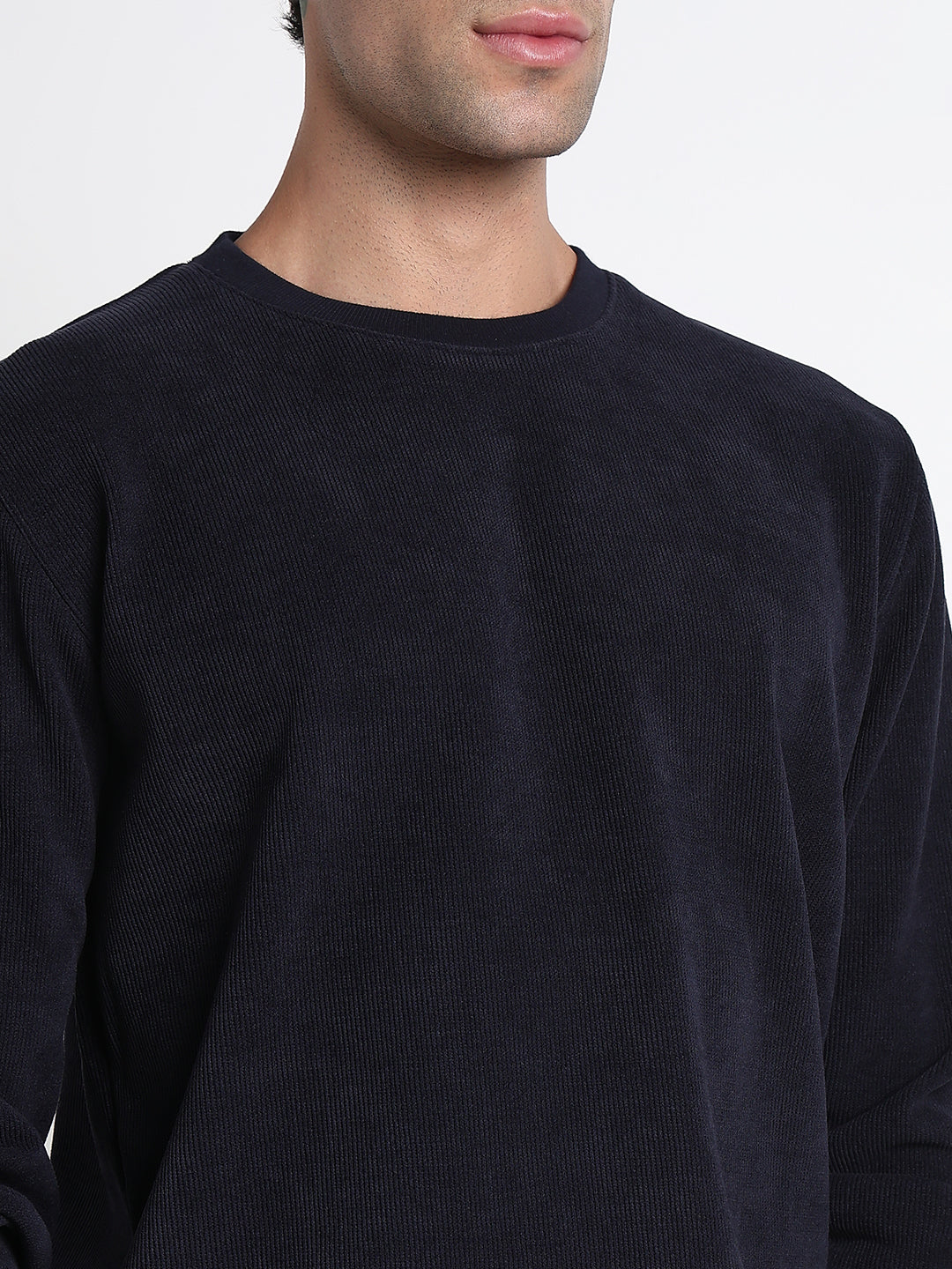 Men's Navy Blue Solid Round Neck Pullover Sweatshirt