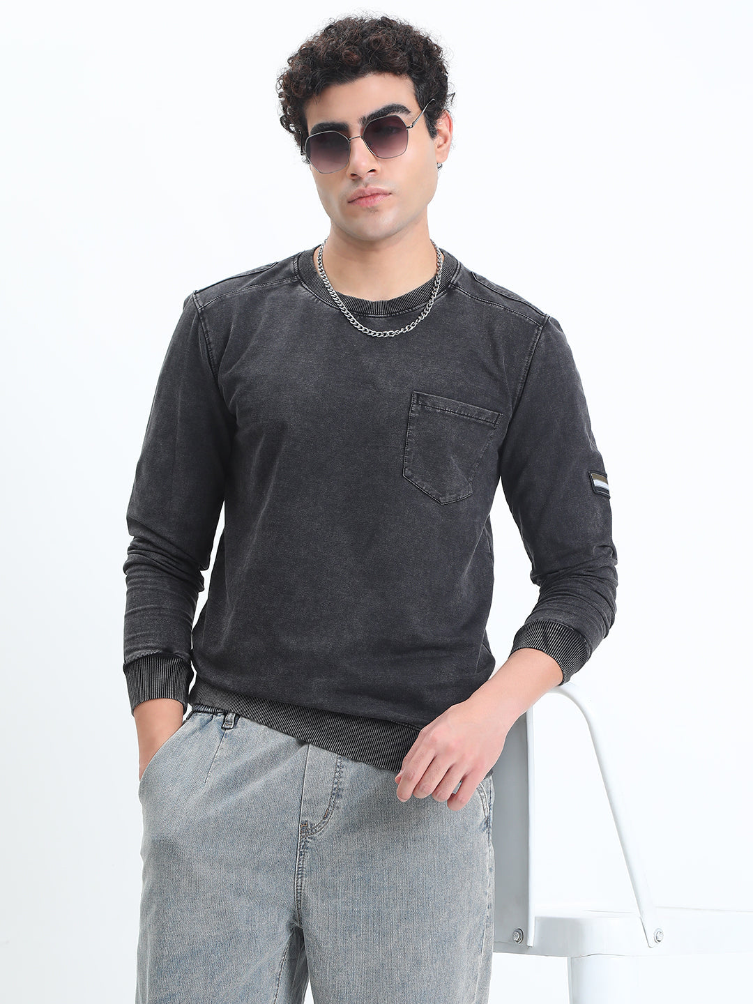 Men's Black Round Neck Ribbed Sweatshirt with Chest Pocket